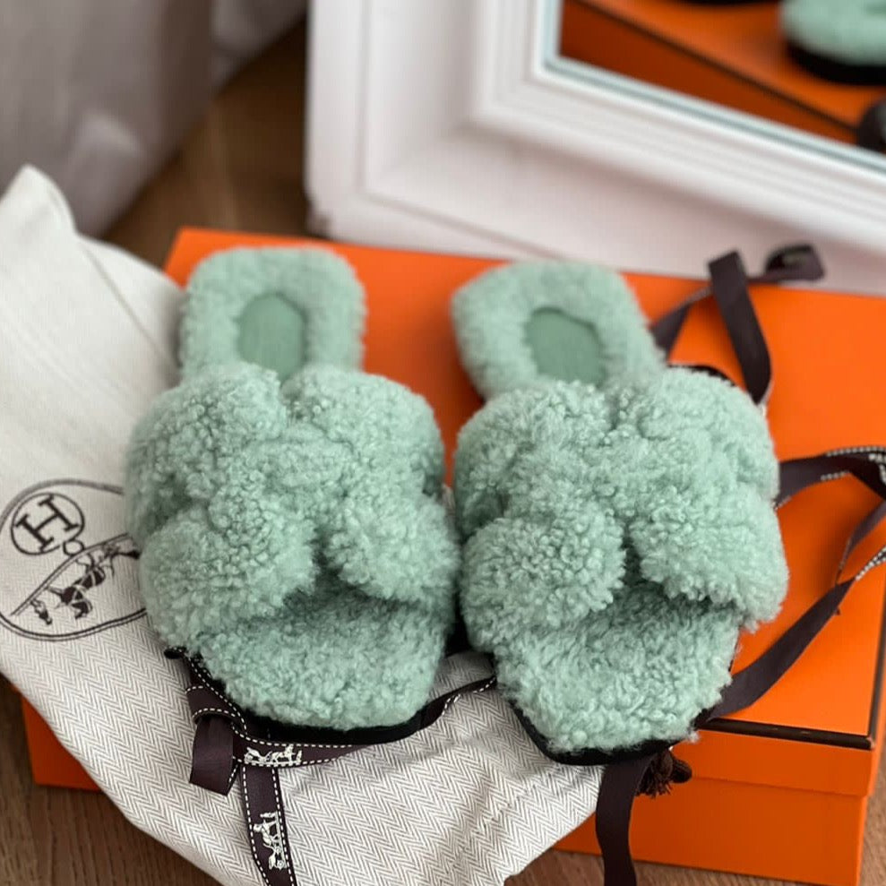 Hermes 2022 Teddy Bear Vert d'eau Oran woolskin sandals、mySite、garminoutage.com