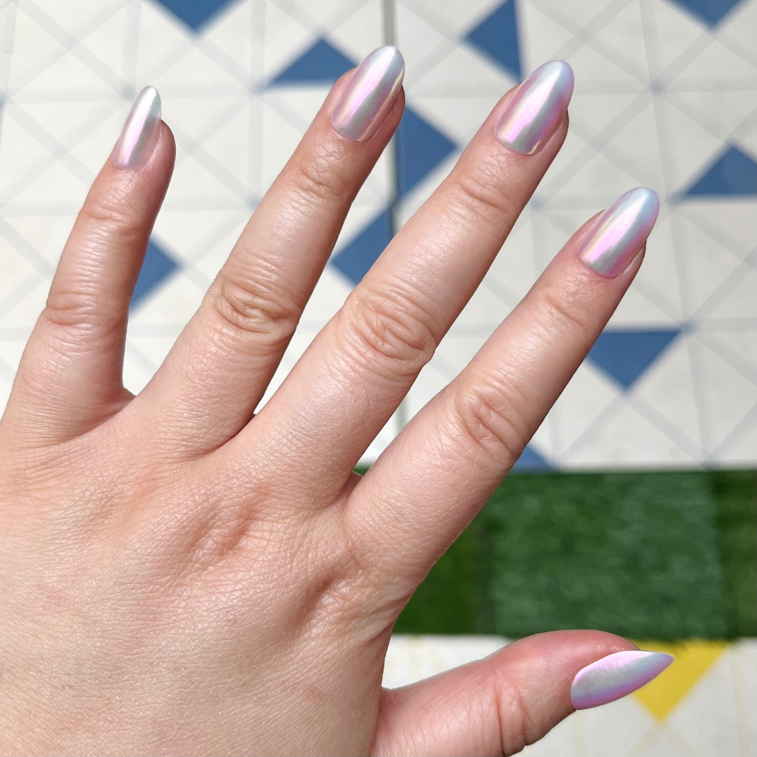 Iridescent Shimmer - Press-On | Medium | Oval、mySite、solidvoid