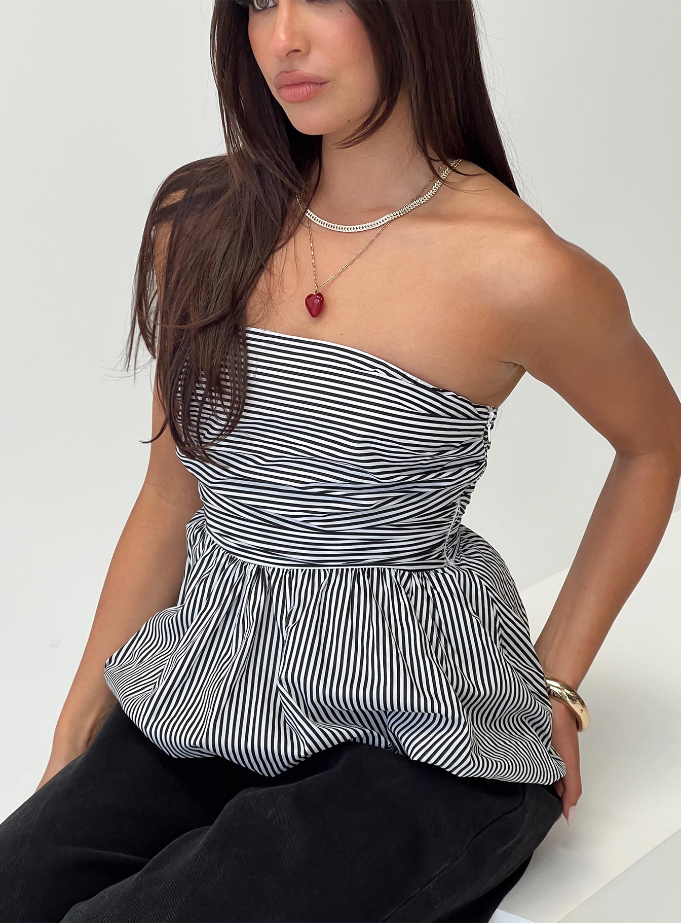 Selenea Bubble Hem Top Black / White、mySite、solidvoid