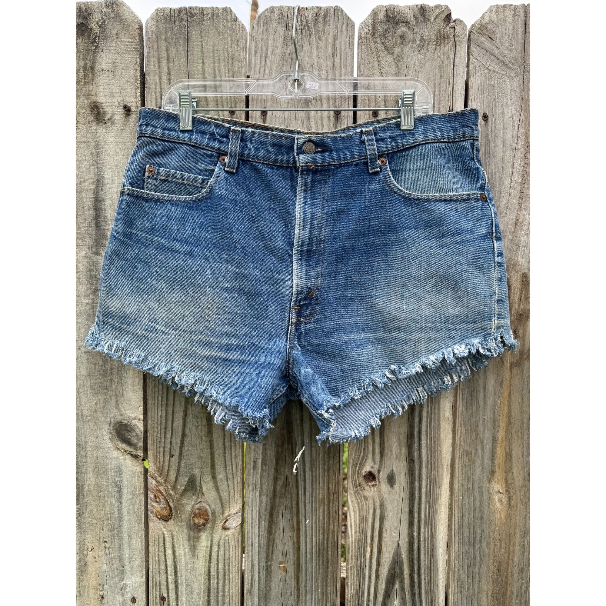 80's Levi's 517 Medium Wash Cut Off Raw Hem Denim Jean Shorts Size 36、mySite、garagedoors4me