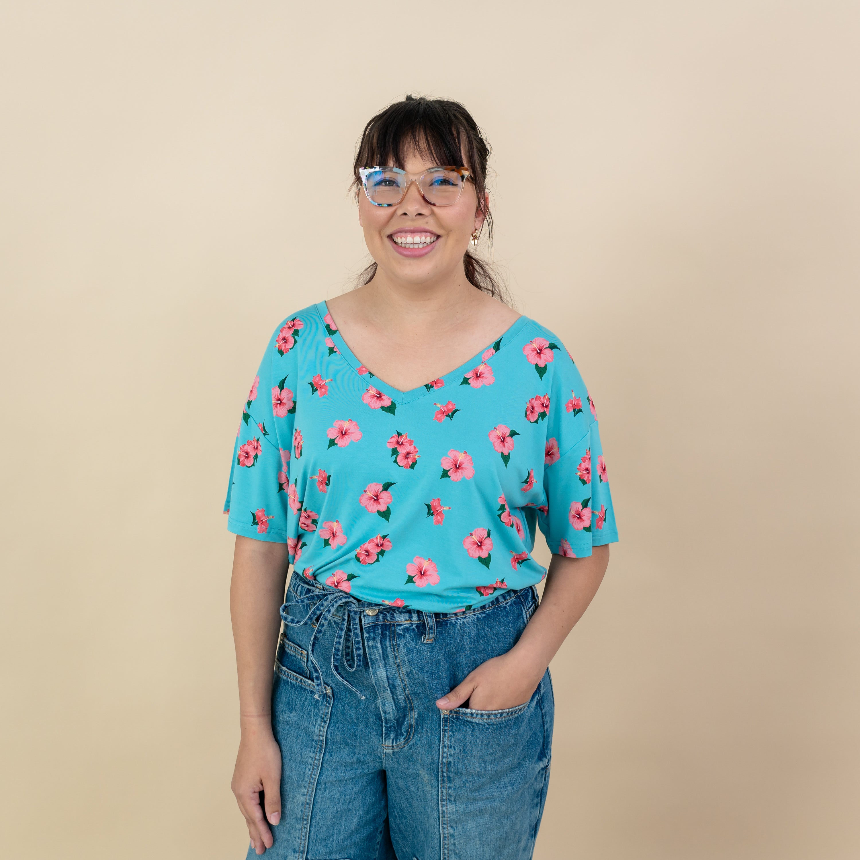  Women’s Relaxed Fit V-Neck in Hibiscus、mySite、layawaytickets