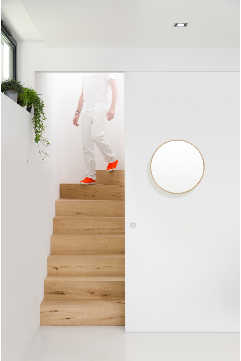 Oak Wooden Round Wall Mirror | Wireworks Glance、mySite、neckold