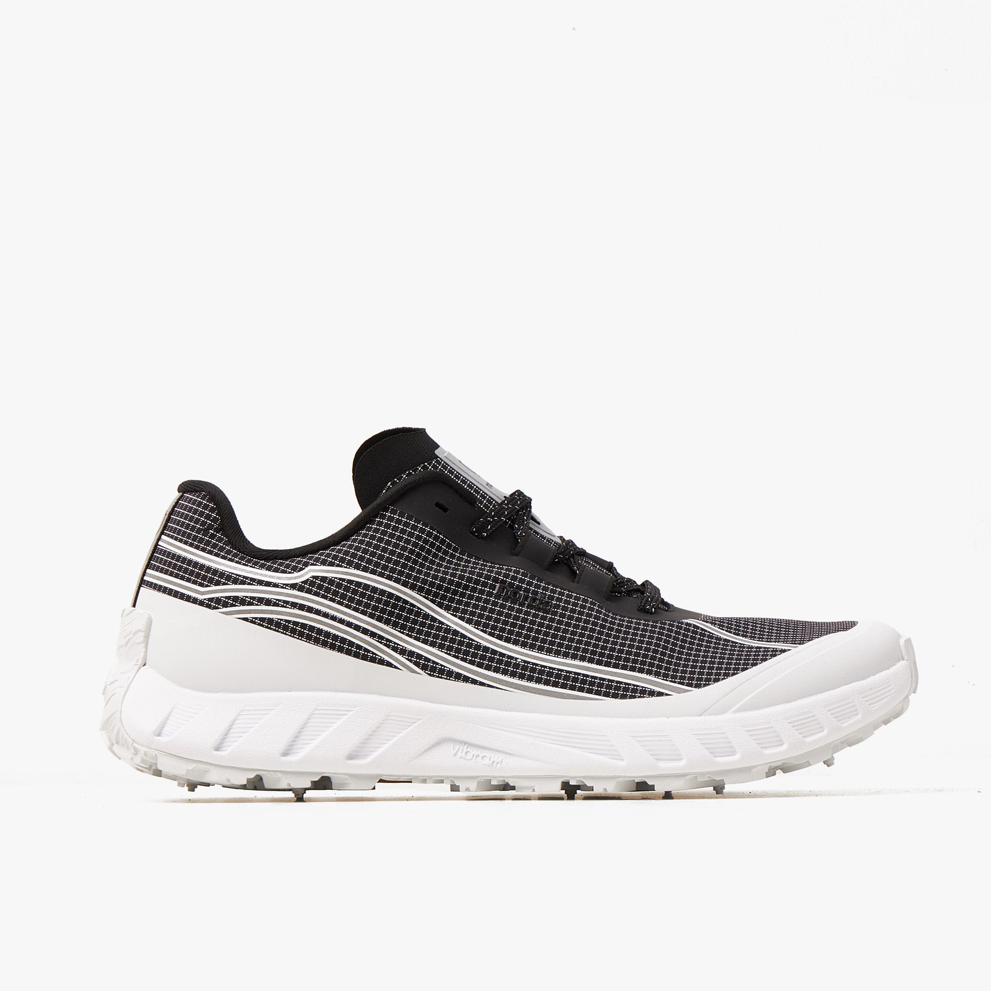  norda 002 / Summit Black、mySite、merchandisen