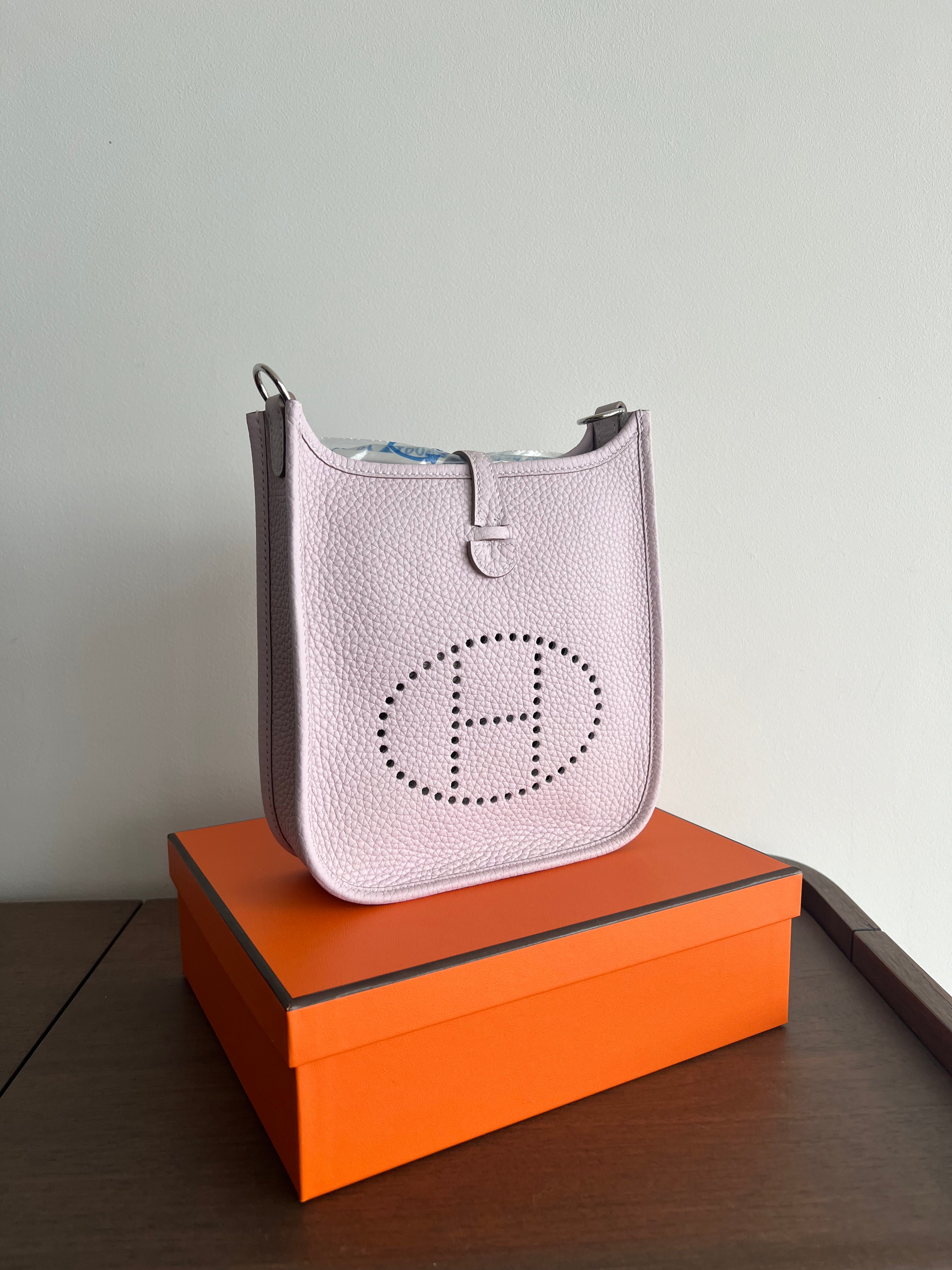 Hermès Mini Evelyne 16 Mauve Pale Clemence PHW、mySite、garminoutage.com