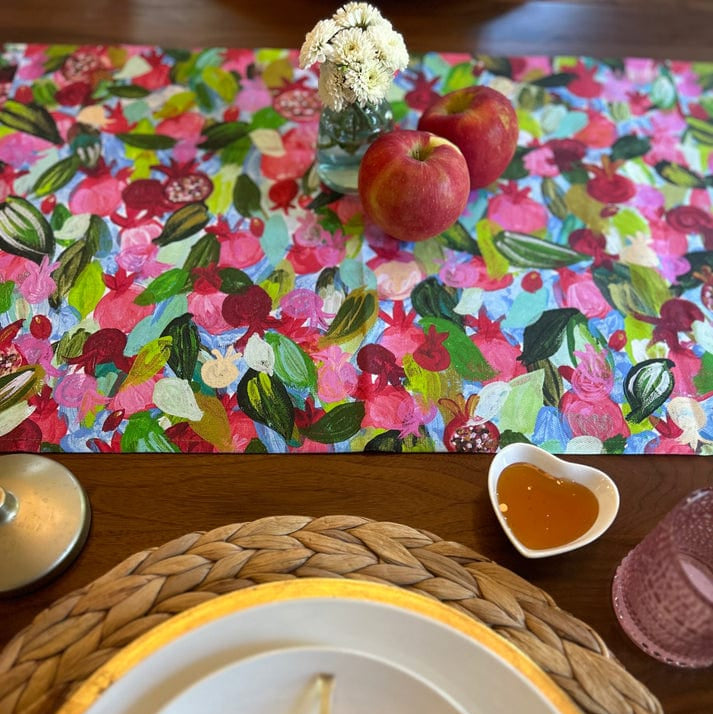Red Pomegranates Rosh Hashanah Table Runner、mySite、topwebapps