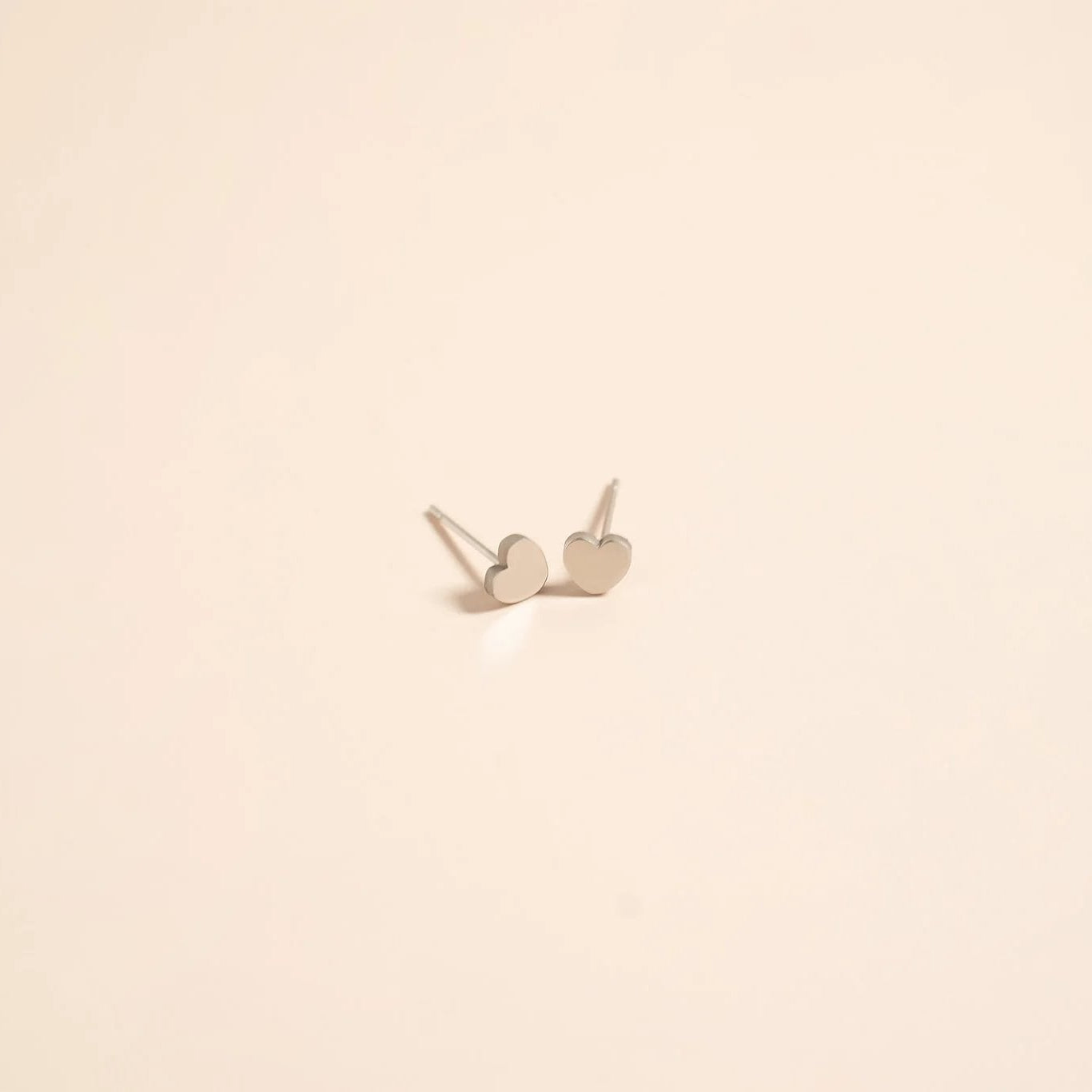 18K Gold PVD Stainless Steel Heart Stud Earrings / ERJ0056、mySite、dreamappss