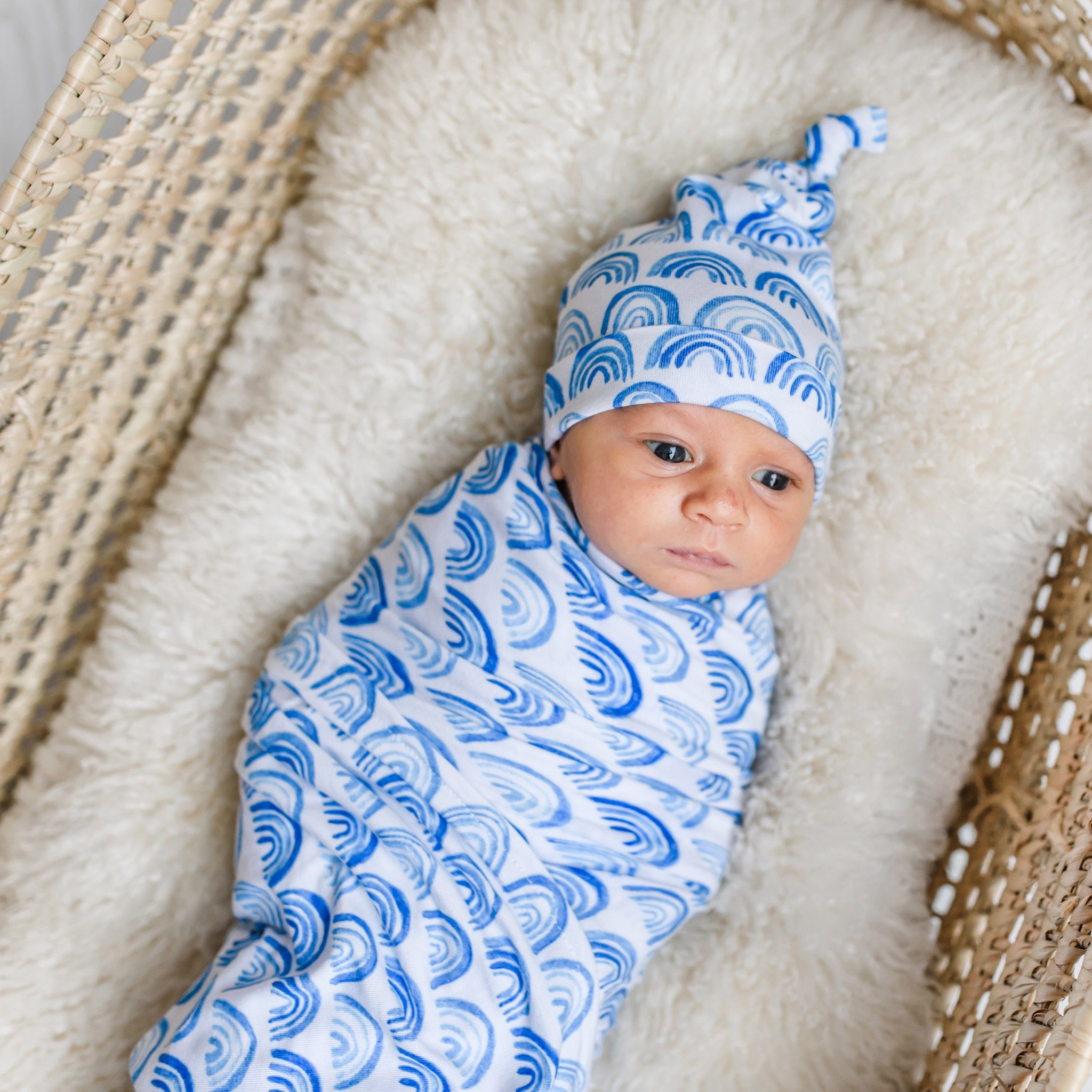 Blue Rainbows Swaddle & Hat Set、mySite、g9winljtr
