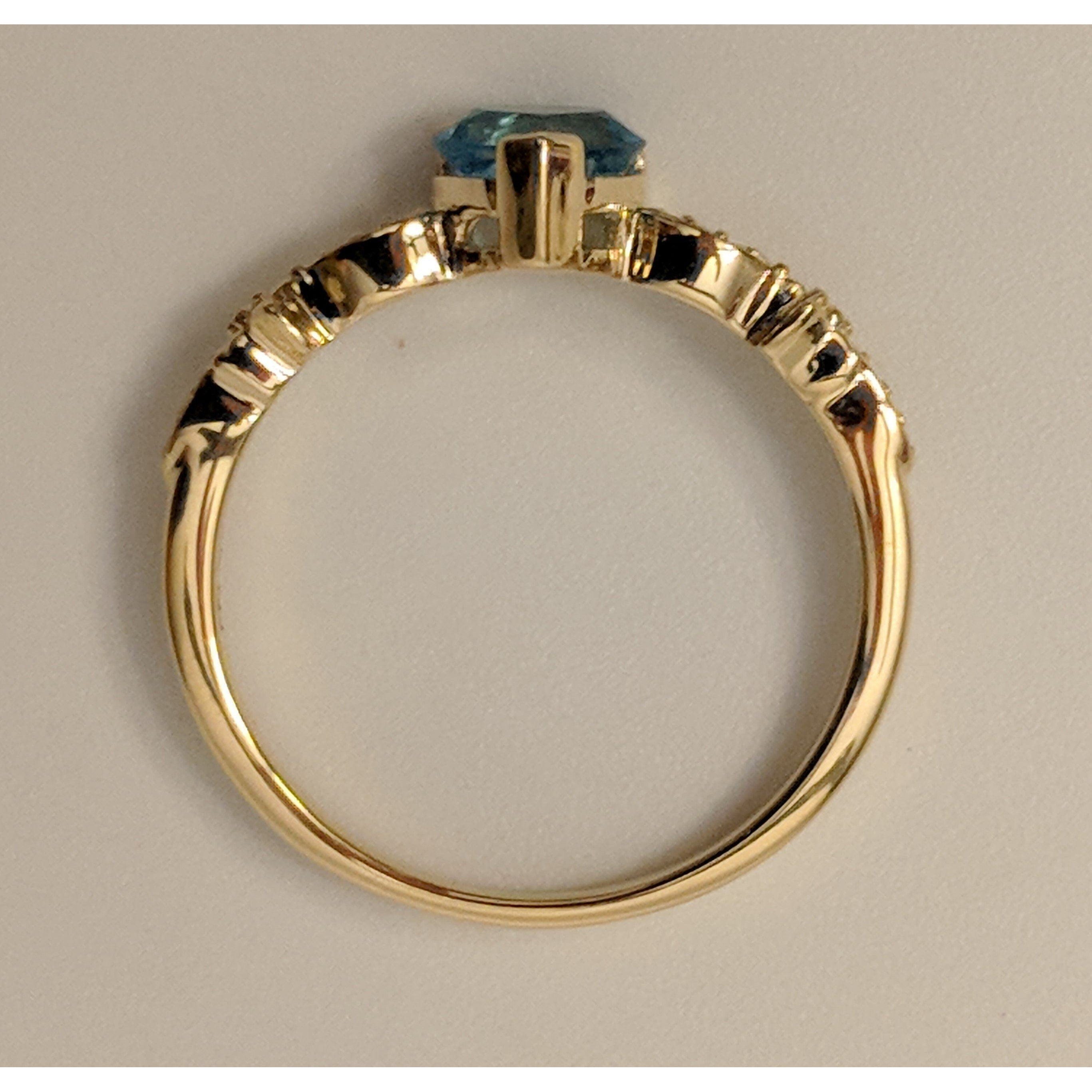 Blue Topaz Heart Ring with Twinkling Diamonds in 14K Yellow Gold、mySite、g9winljtr