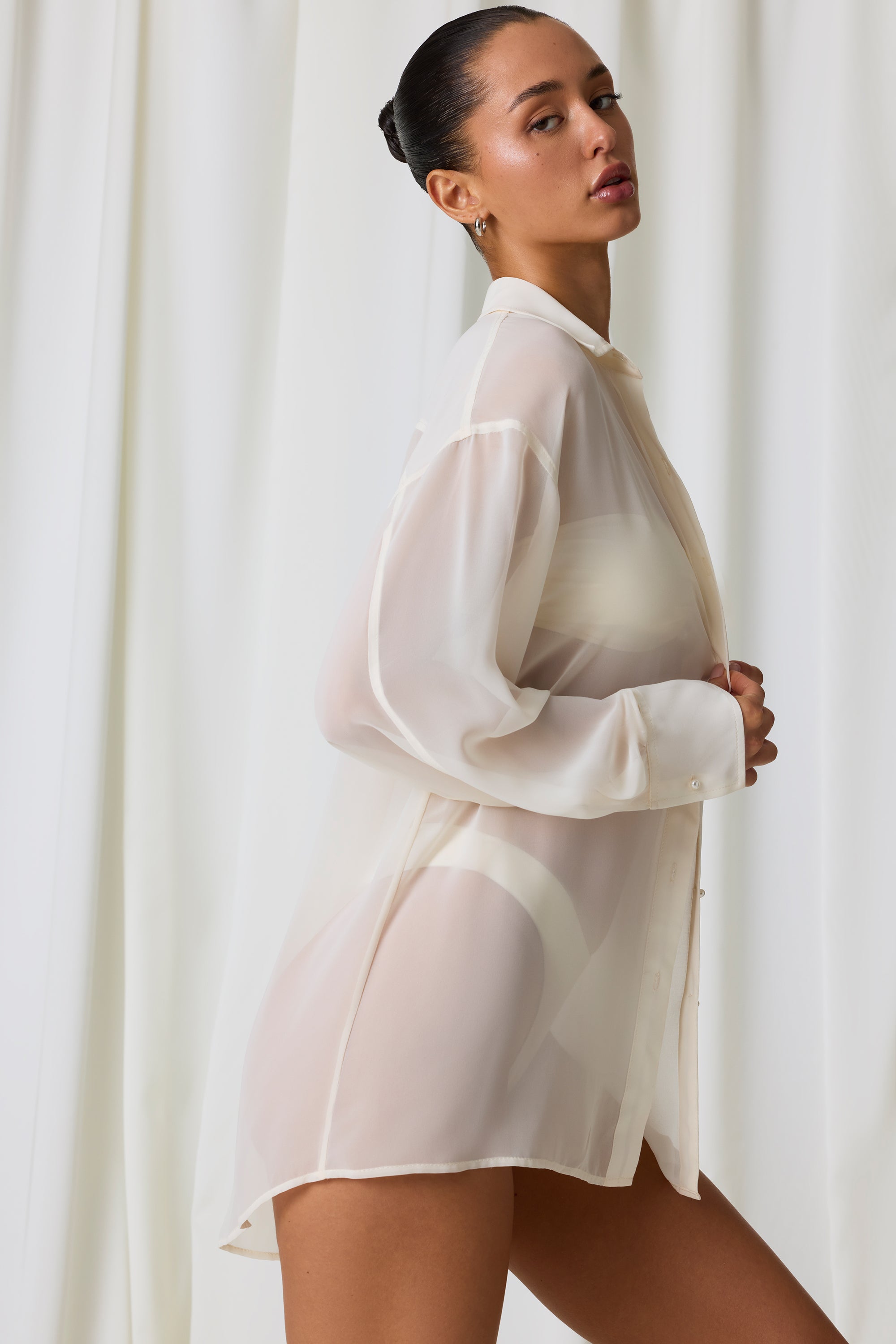 Pearl-Detail Oversized Shirt in Pearl White、mySite、solidvoid