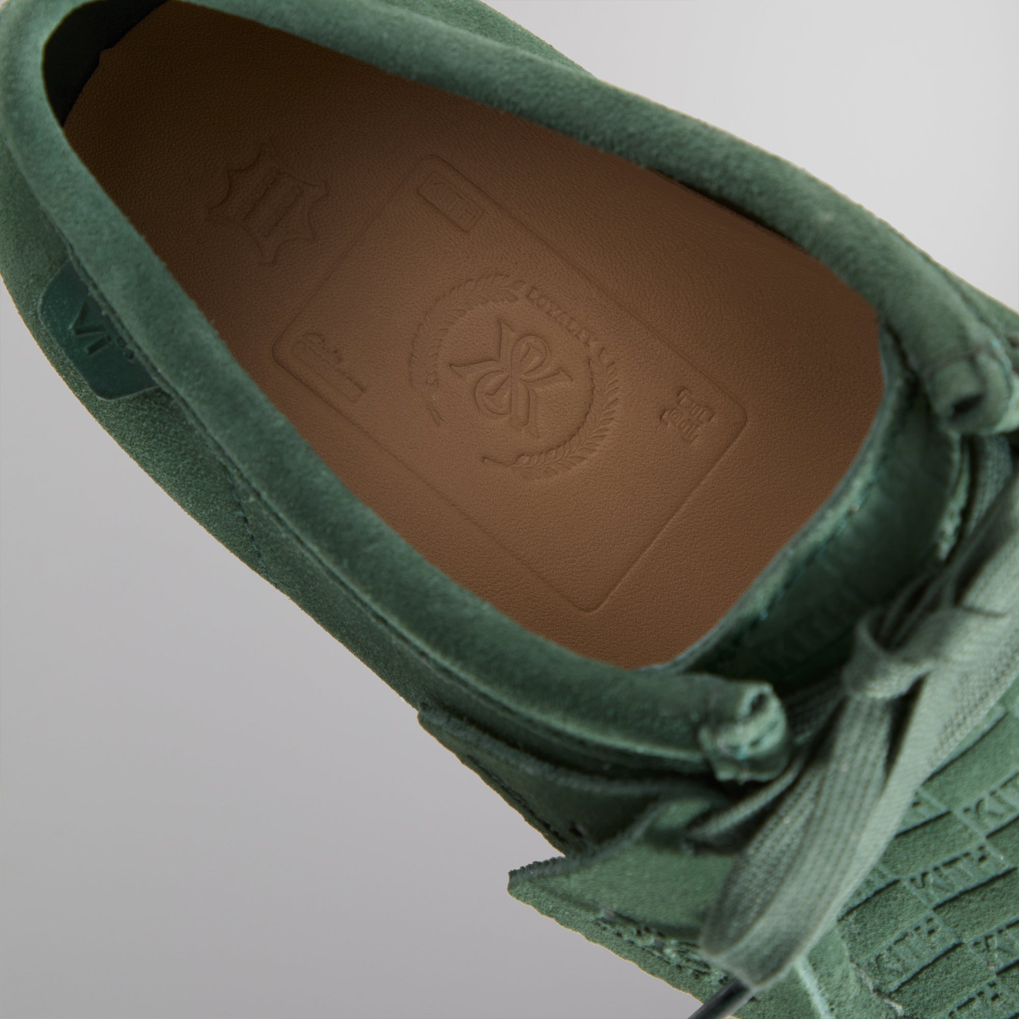 {product_title} - {shop_name}