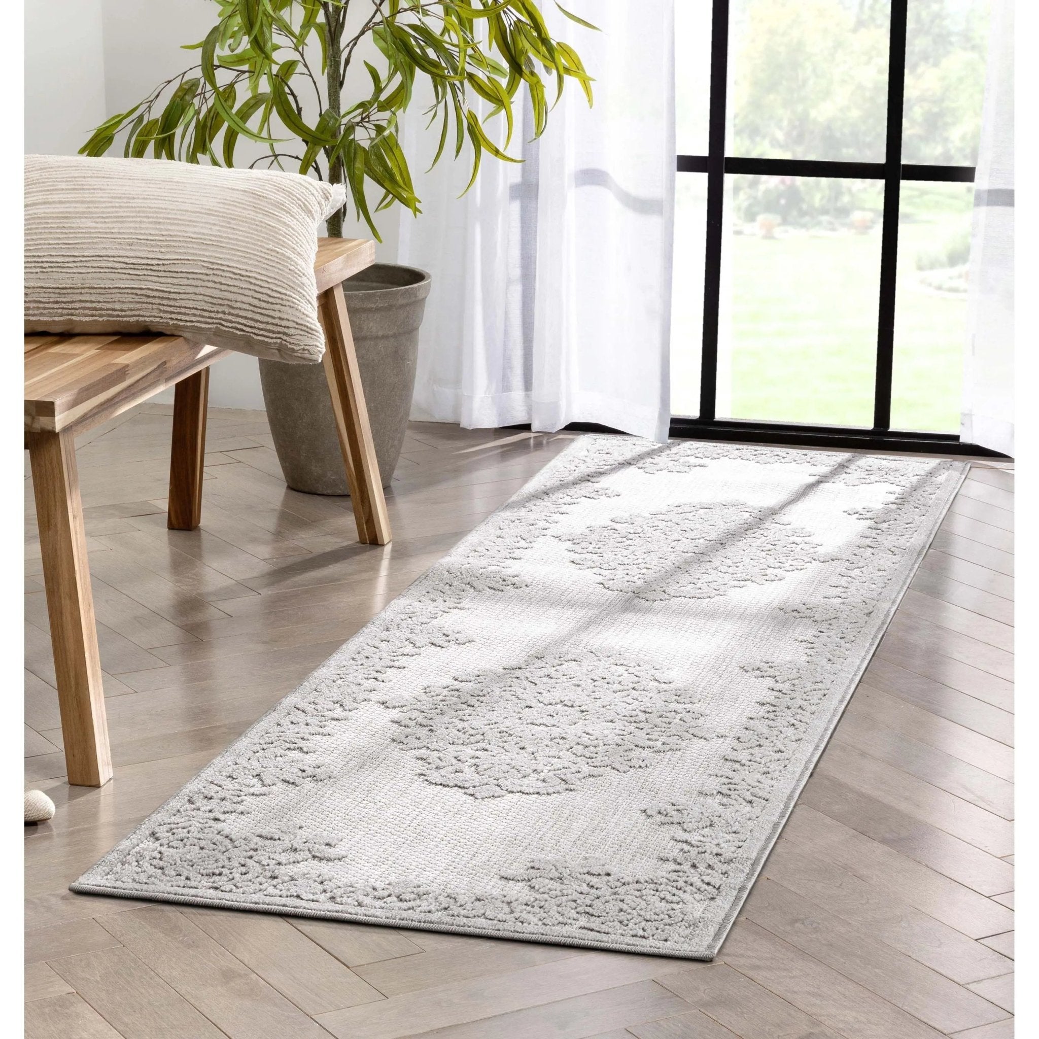 Arid Modern Medallion Persian Indoor/Outdoor Grey High-Low Rug、mySite、gigharbornorthrealestate