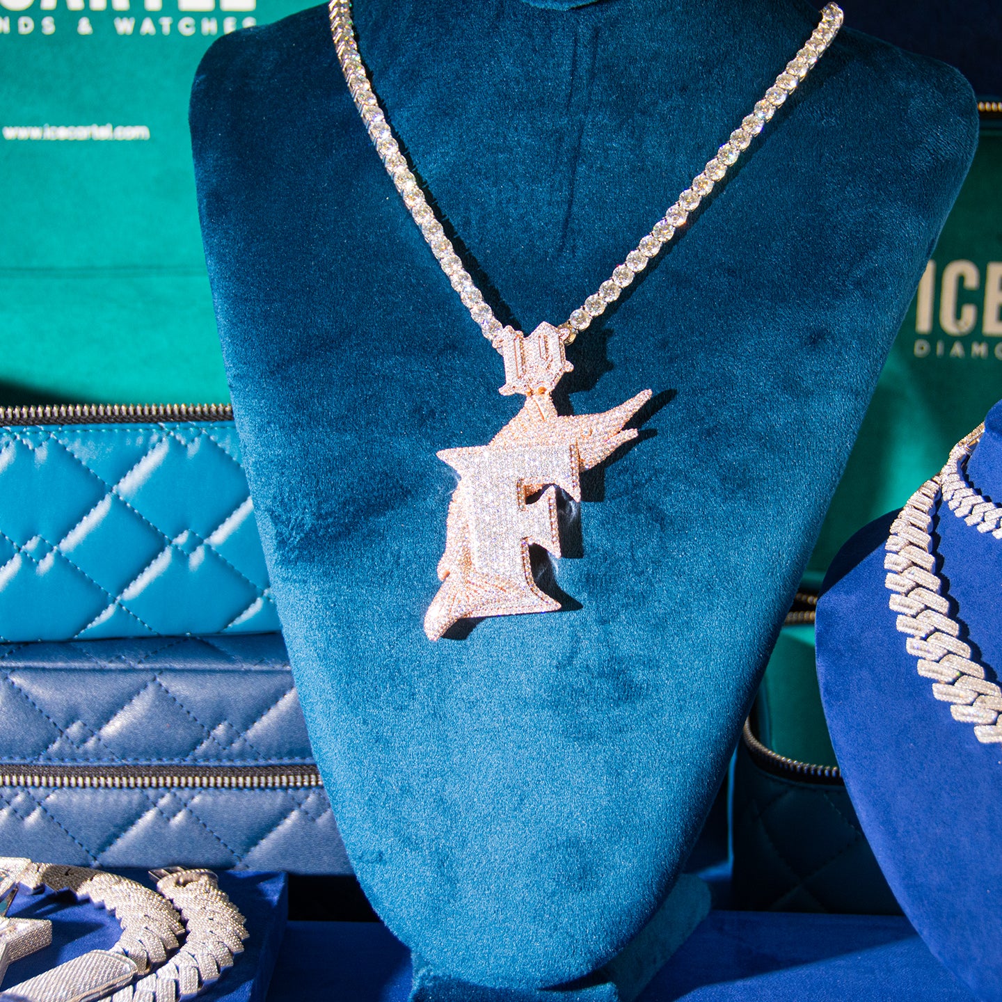 F Custom Moissanite Fish Pendant 14K Gold、mySite、hinf8tx79