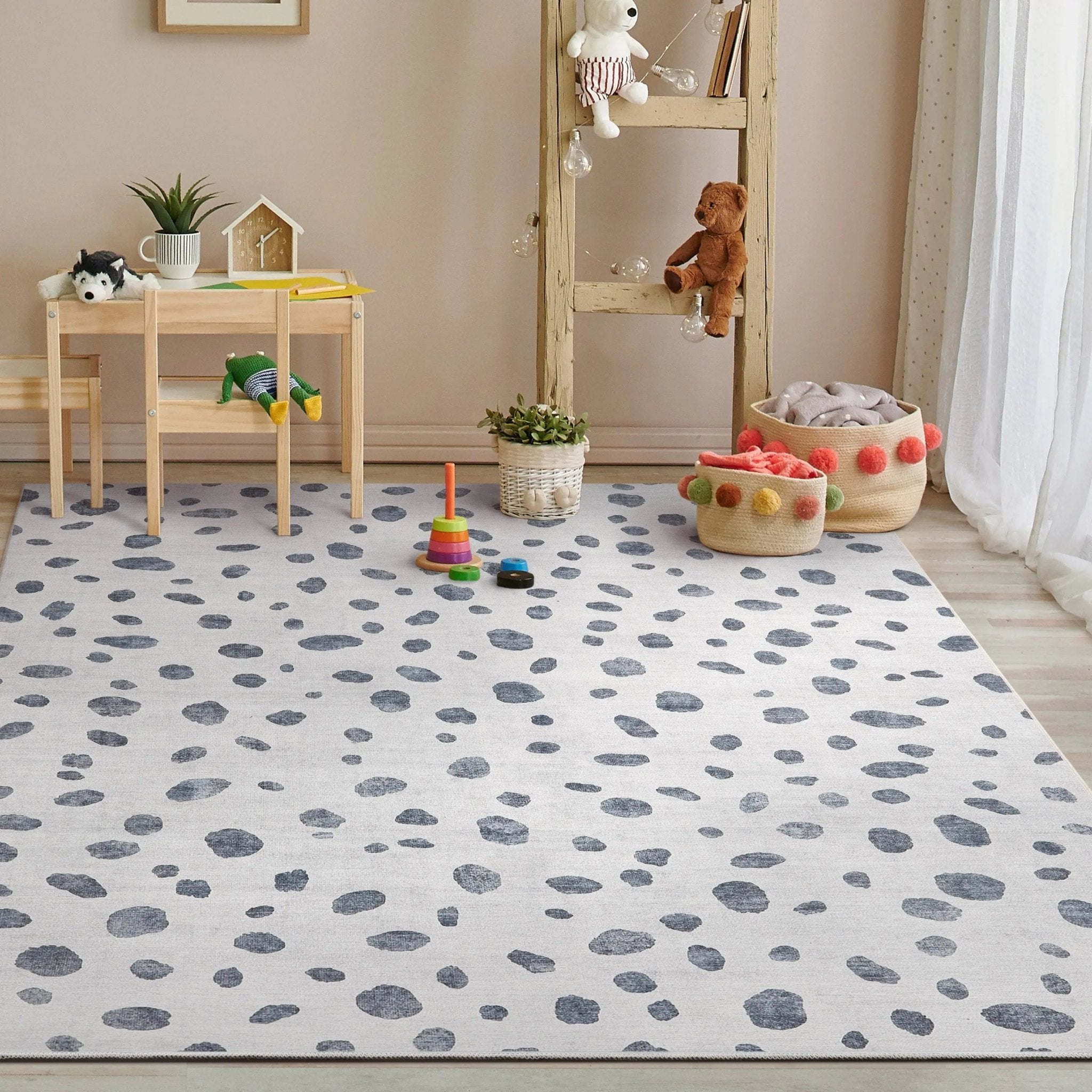 Animal Dots Modern Ivory Black Area Flat-Weave Rug、mySite、gigharbornorthrealestate