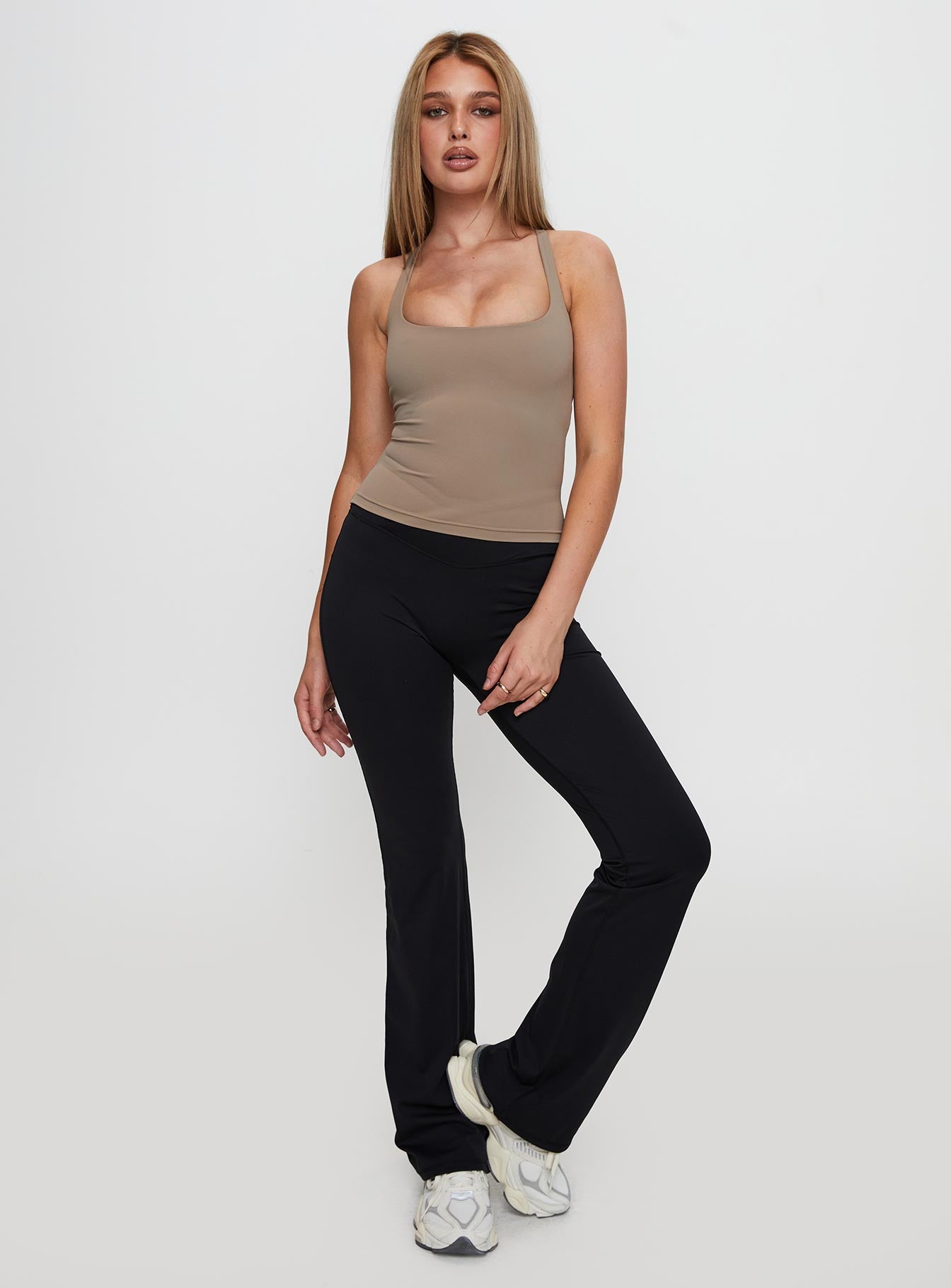 Layup Active Longline Cross Back Top Taupe、mySite、solidvoid