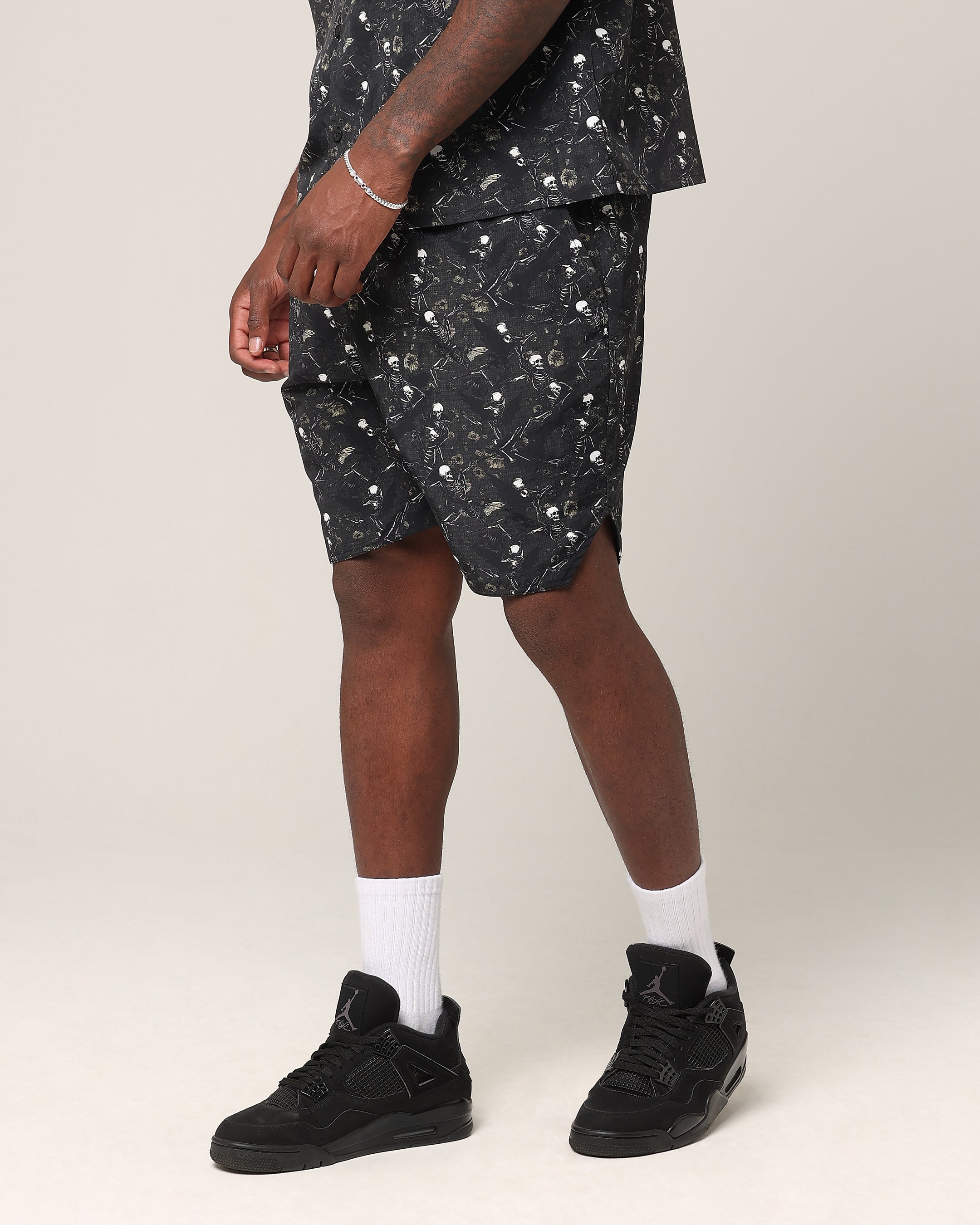 {product_title} - {shop_name}