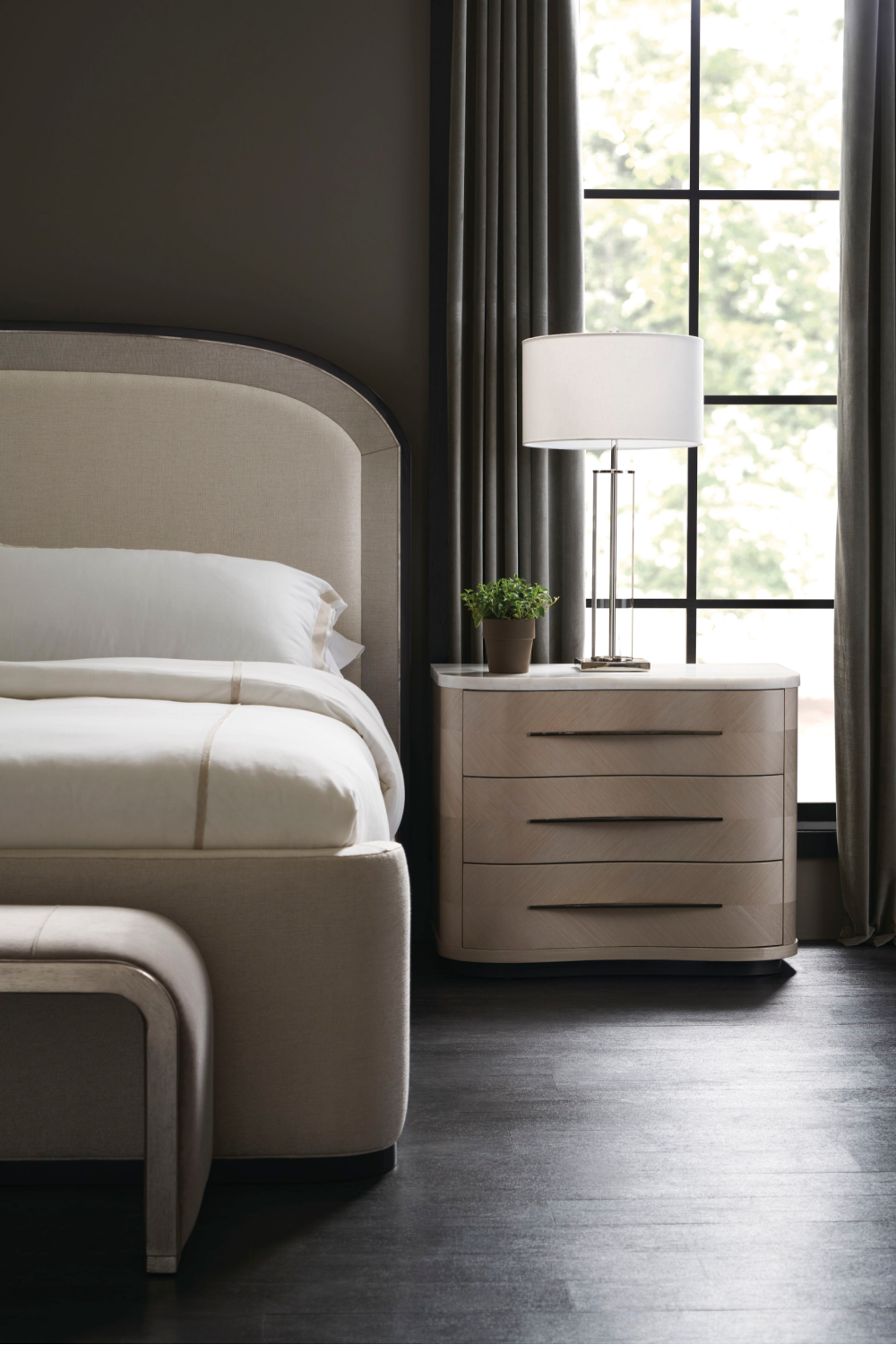 Taupe Velvet Bench | Caracole Traverse、mySite、neckold