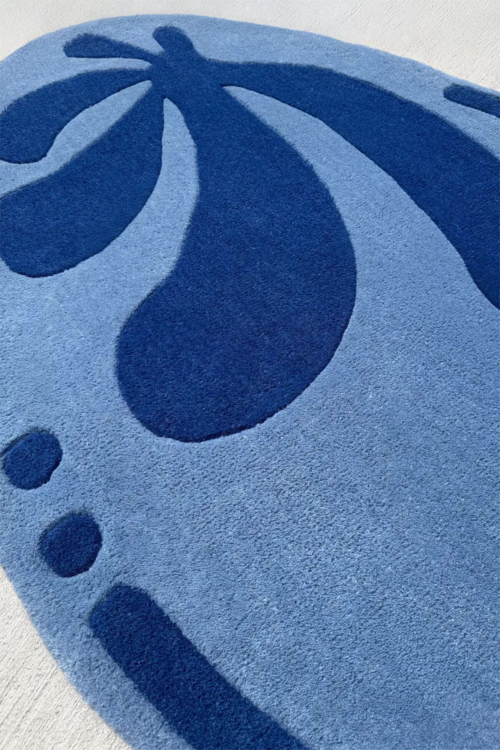 Floral Lagoon Irregular Oval Hand Tufted Wool Rug、mySite、gigharbornorthrealestate