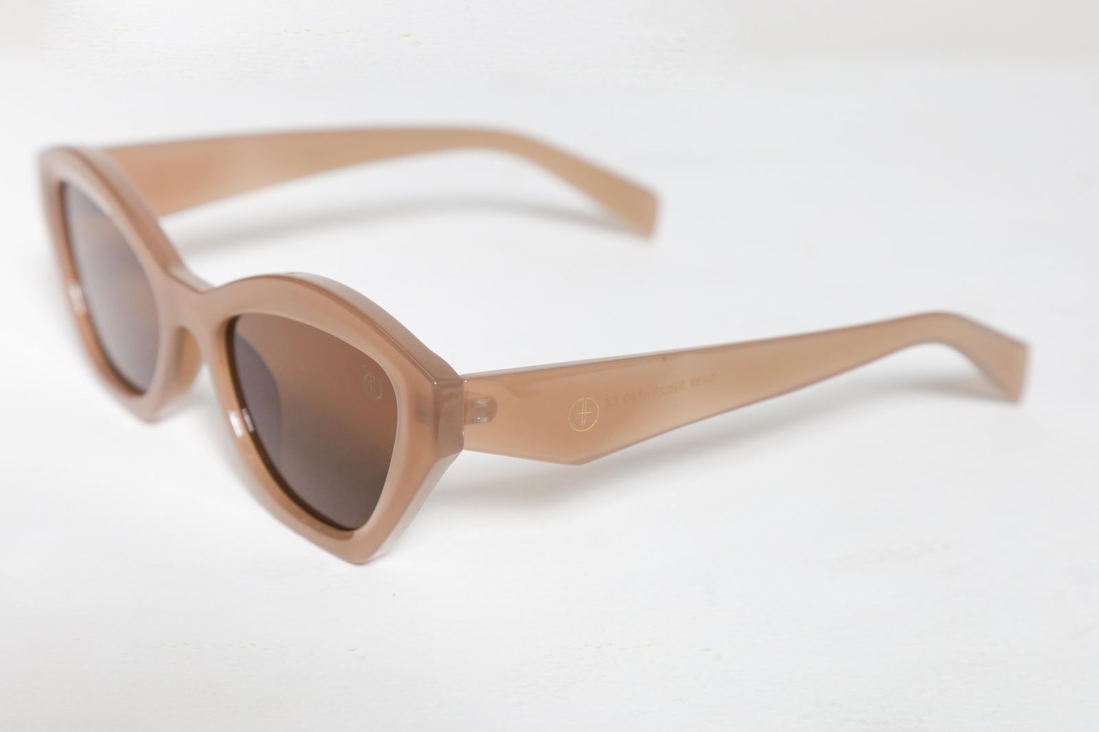 CHRISTY BROWN uv400、mySite、camillekostekn