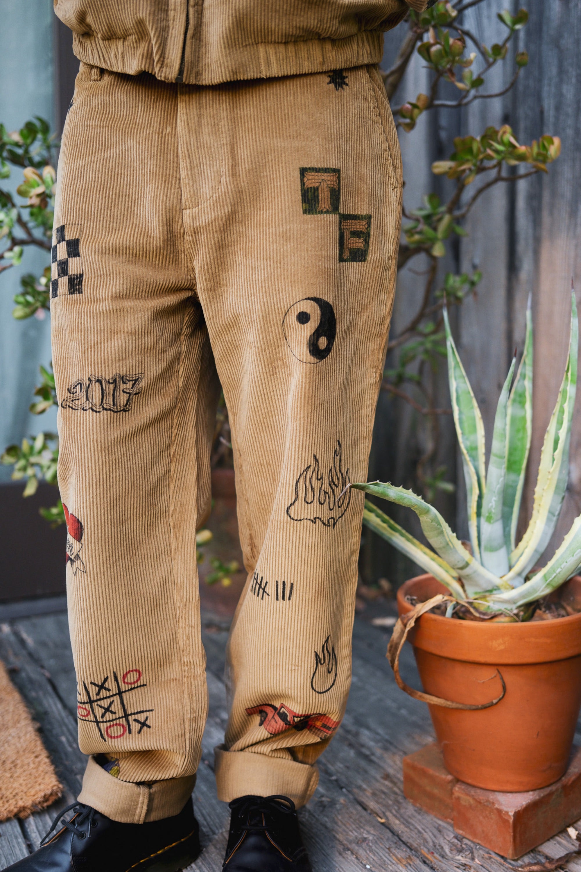 {product_title} - {shop_name}