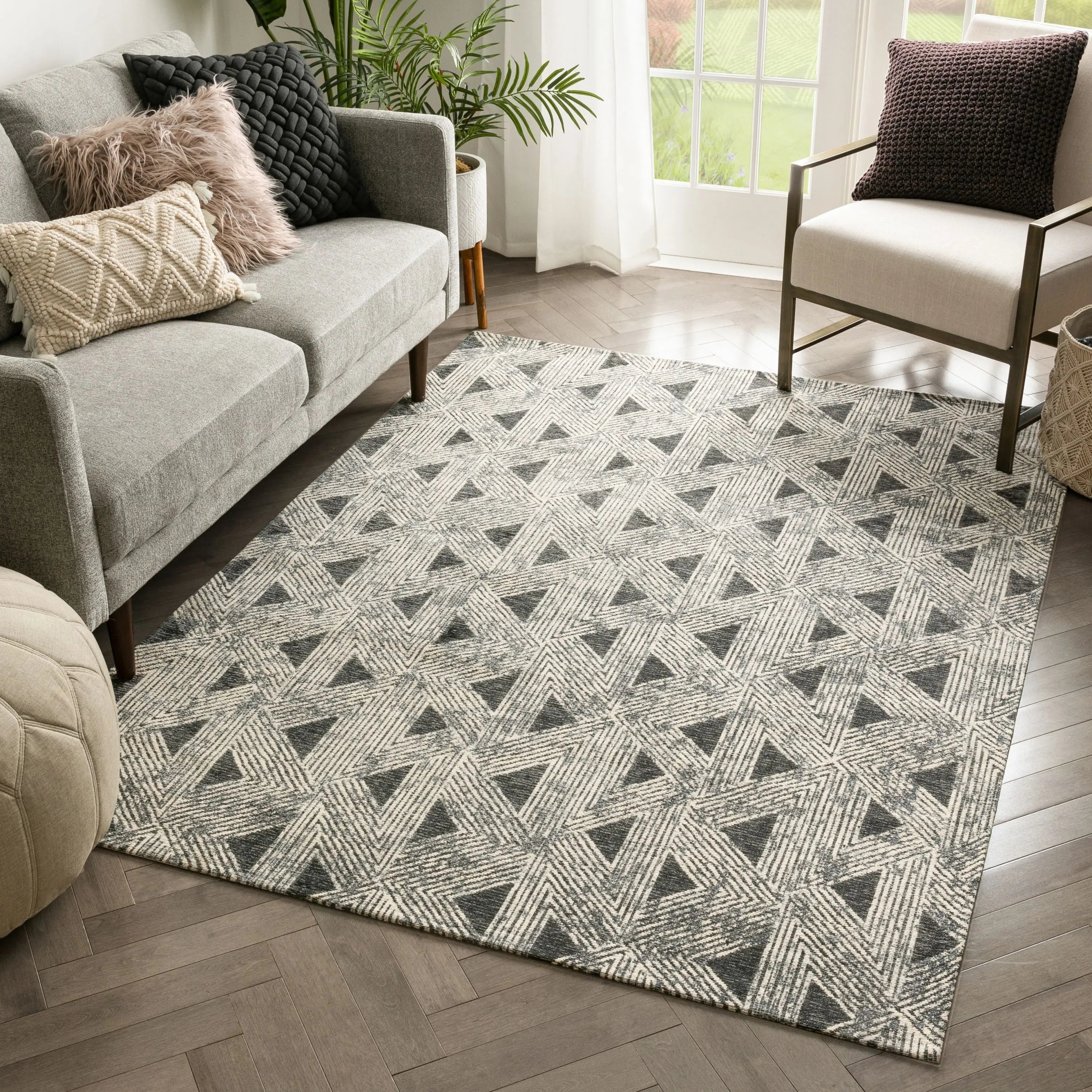 Veria Mid-Century Modern Geometric Grey 5'3 x 7'3 Kilim-Style Rug、mySite、gigharbornorthrealestate