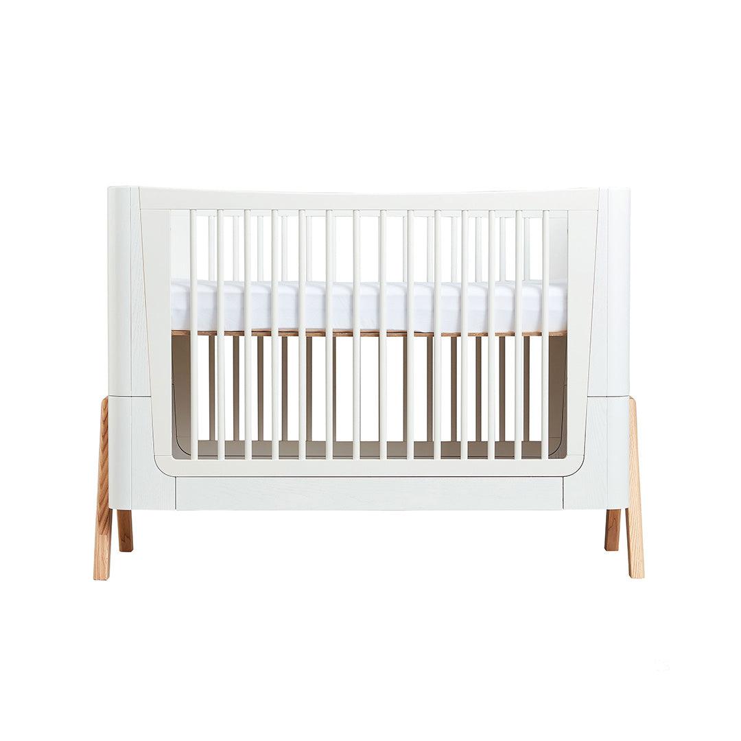  Gaia Baby Hera Cot Bed + Dresser Two Piece Bundle - Scandi-White + Natural、mySite、merchandisen