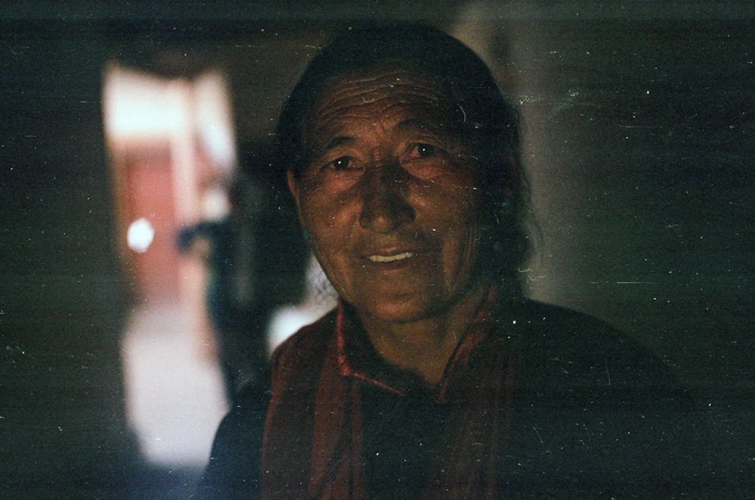 'A welcoming old woman at Nymo village' - Aman Chotani original print、mySite、topwebapps