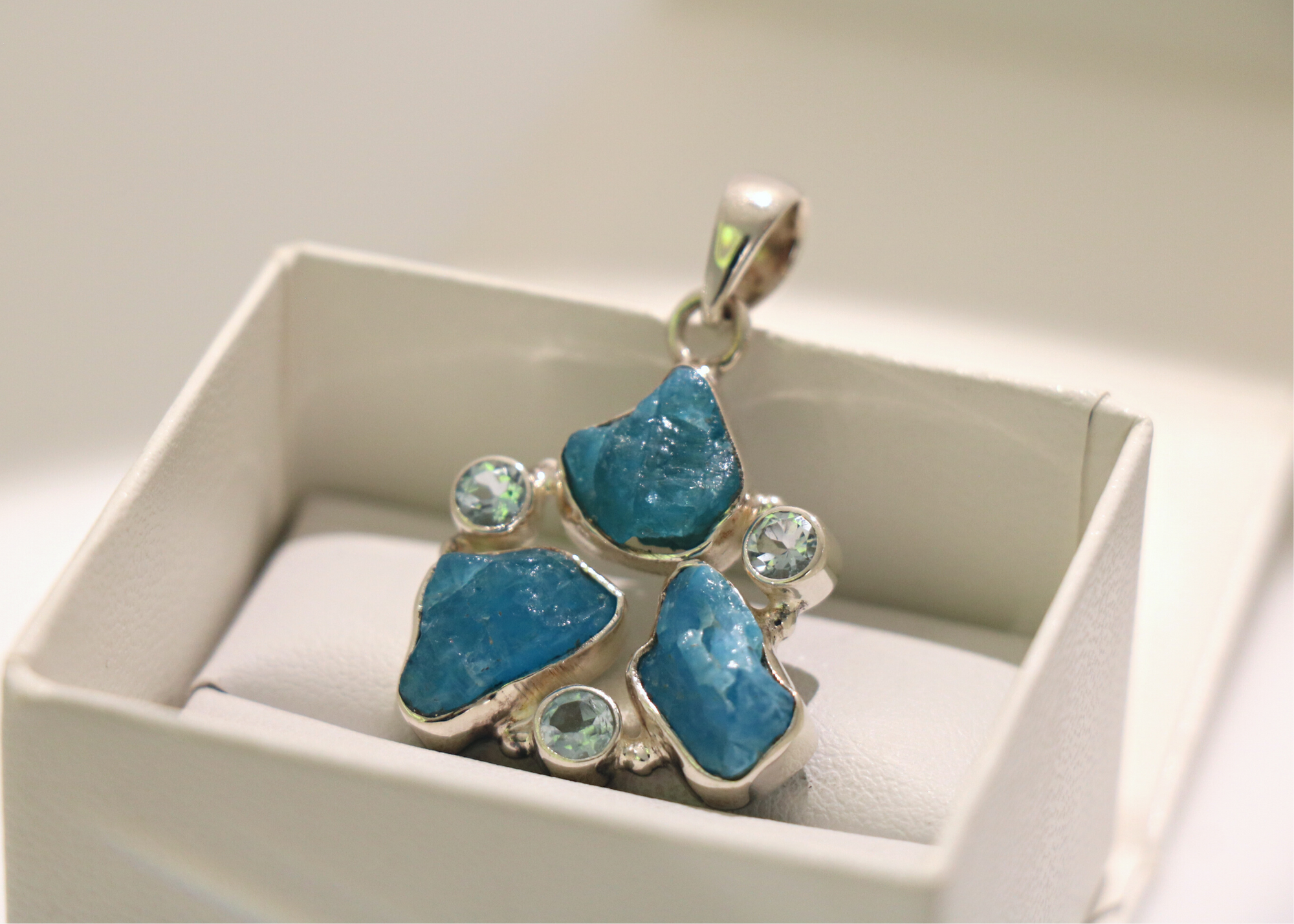 Apatite Trinity Pendant (Sterling Silver)、mySite、topwebapps