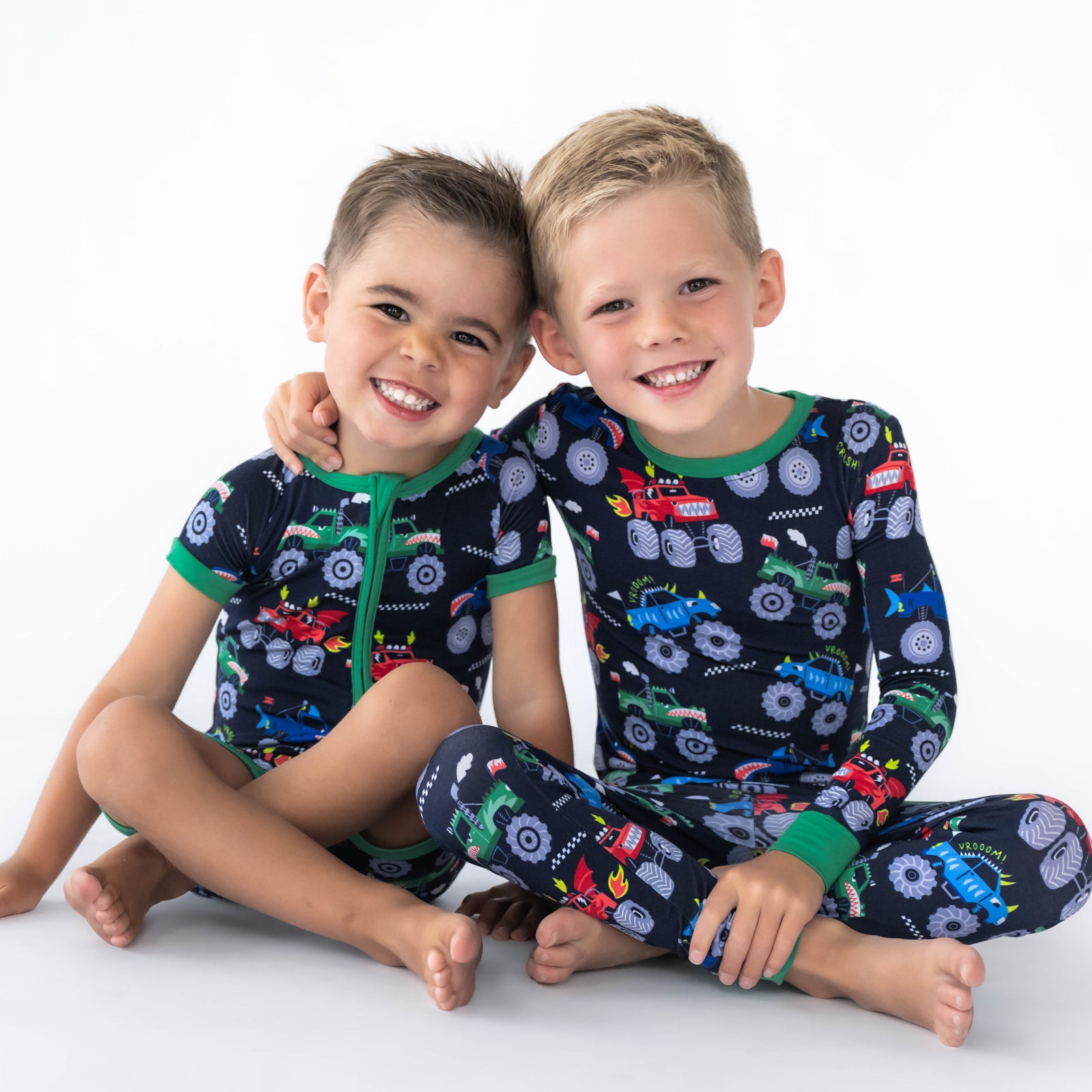  Monster Truck Madness Two-Piece Pajama Set、mySite、layawaytickets