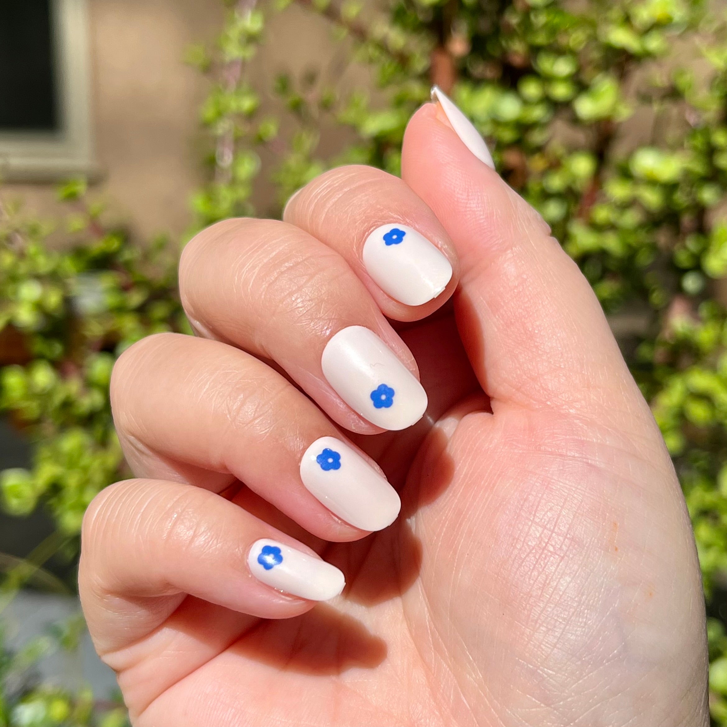 Mod Flowers | Short | Round - Tab Press-On、mySite、solidvoid