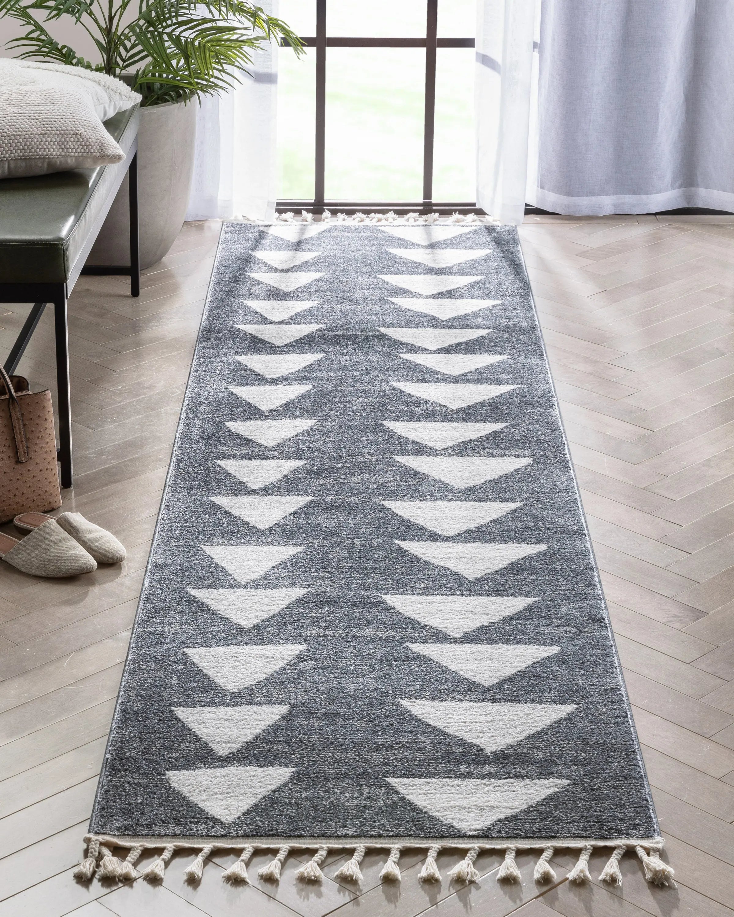 Triangles Modern Geometric Pattern Grey Kids Rug、mySite、gigharbornorthrealestate