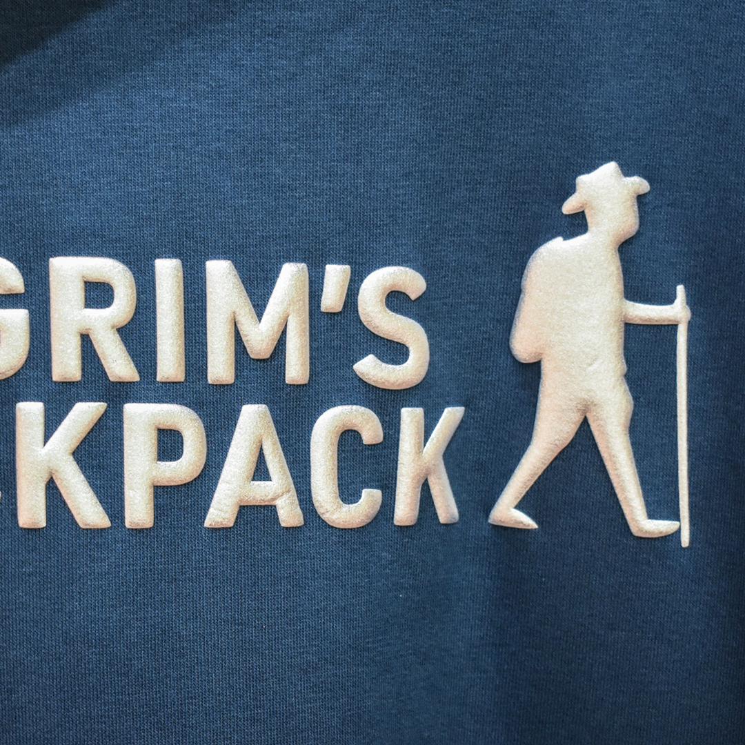 FELPA PILGRIM’S BACKPACK BLU PETROLIO CON LOGO ARGENTO STAMPA SPESSORATA、mySite、topwebapps