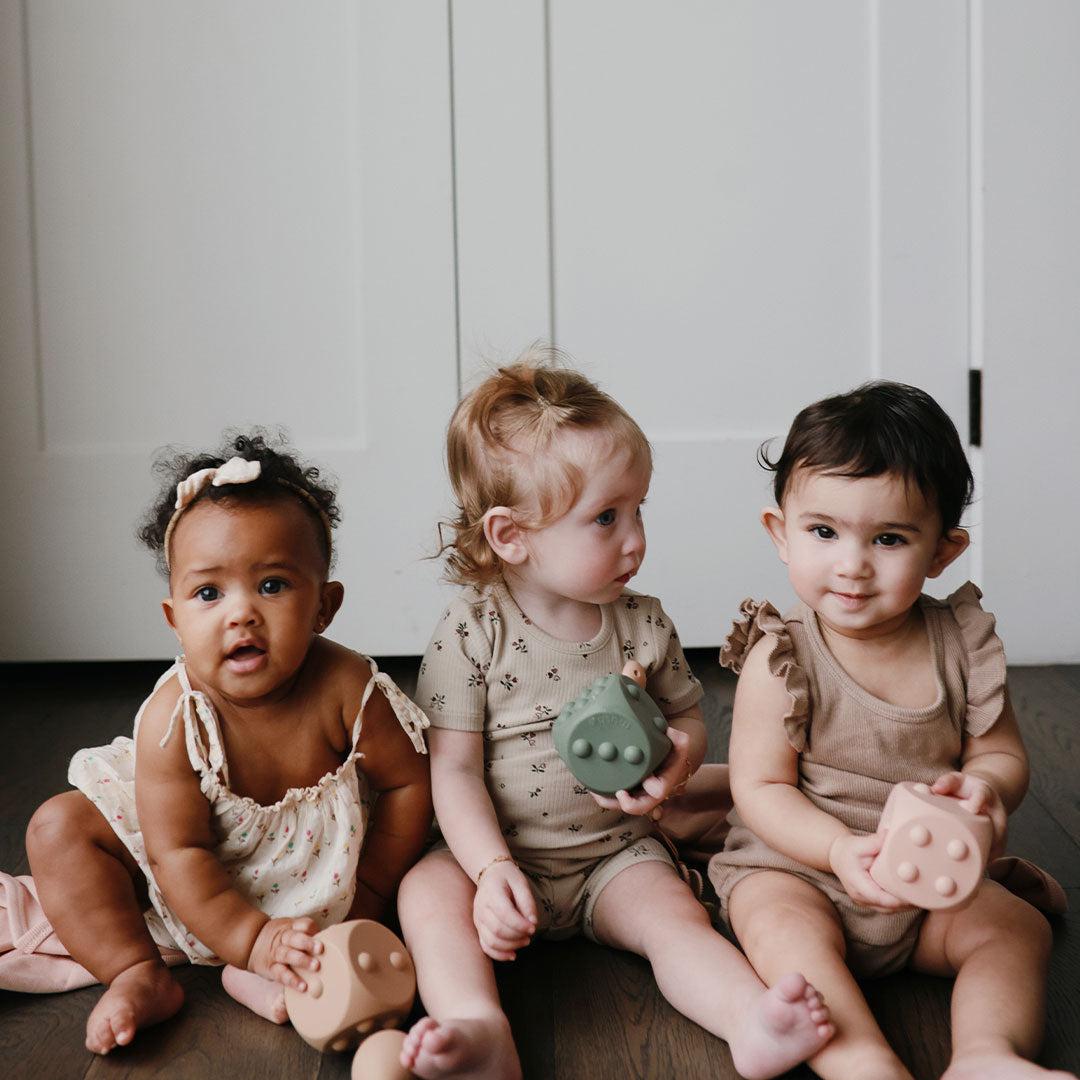  Mushie Dice Press Toy | 2-Pack - Tradewinds/Stone、mySite、merchandisen