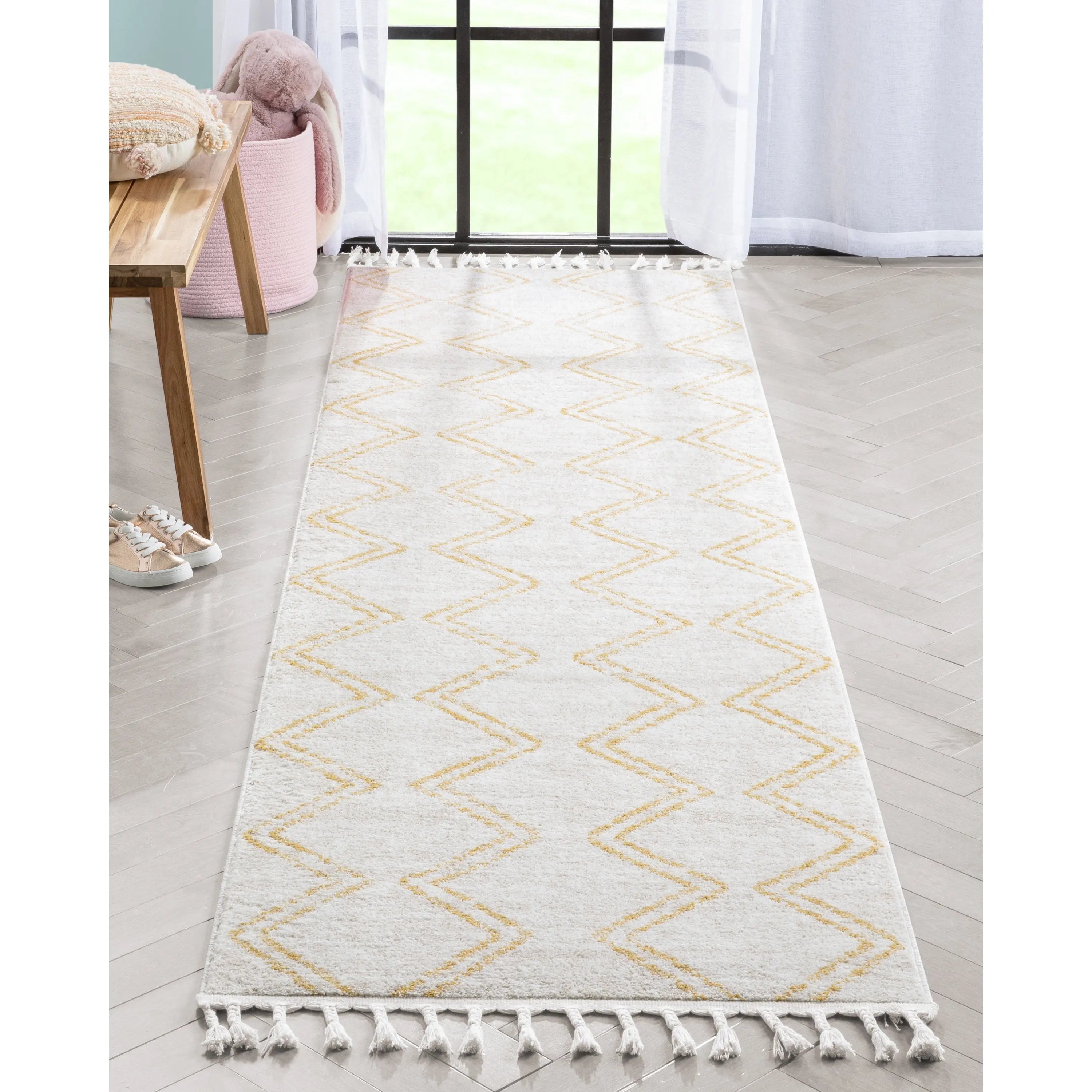 Reeve Modern Chevron Zig-Zag Yellow Ivory Kids Rug、mySite、gigharbornorthrealestate