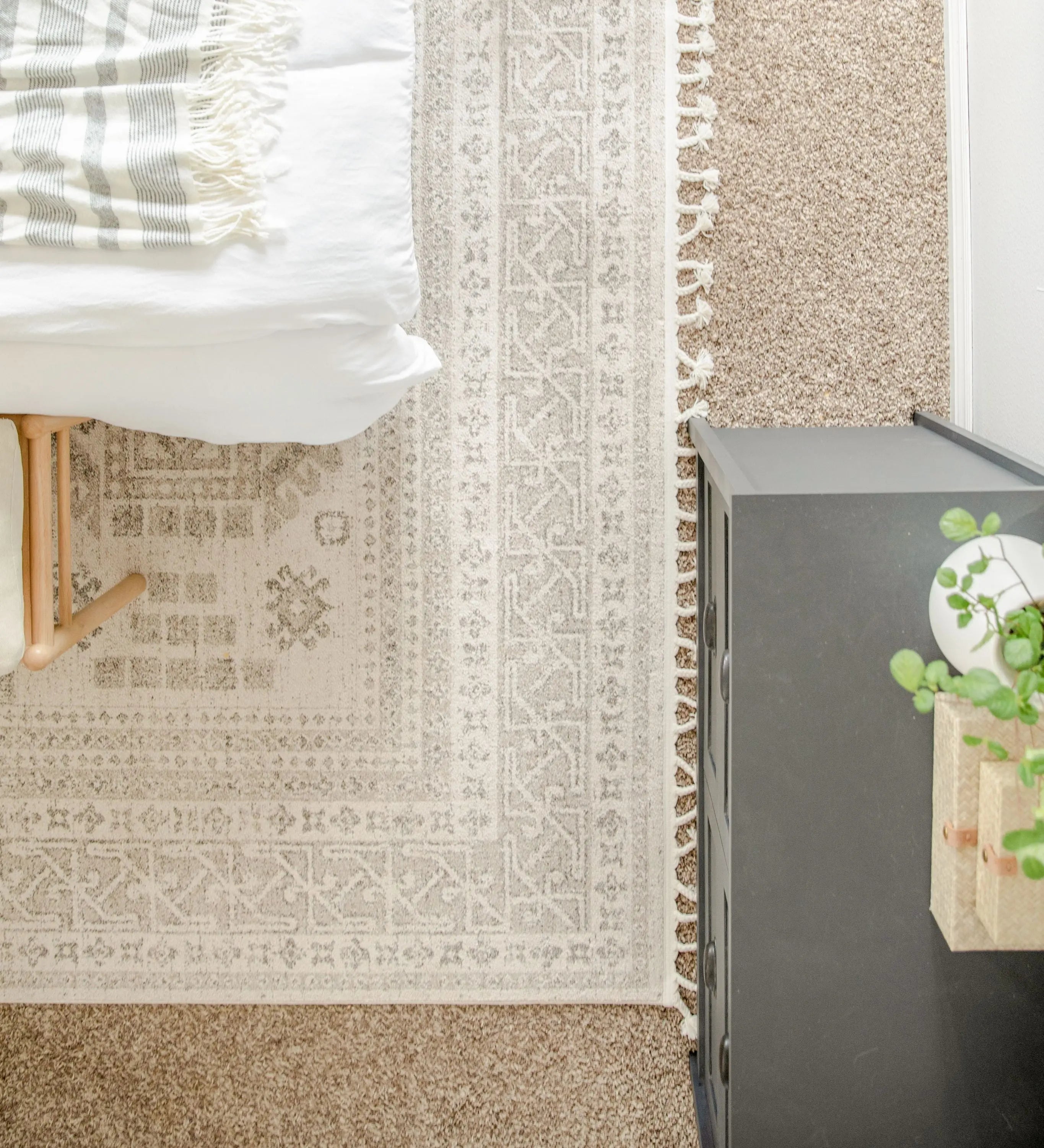 Carina Tribal Medallion Beige Kilim-Style Rug、mySite、gigharbornorthrealestate