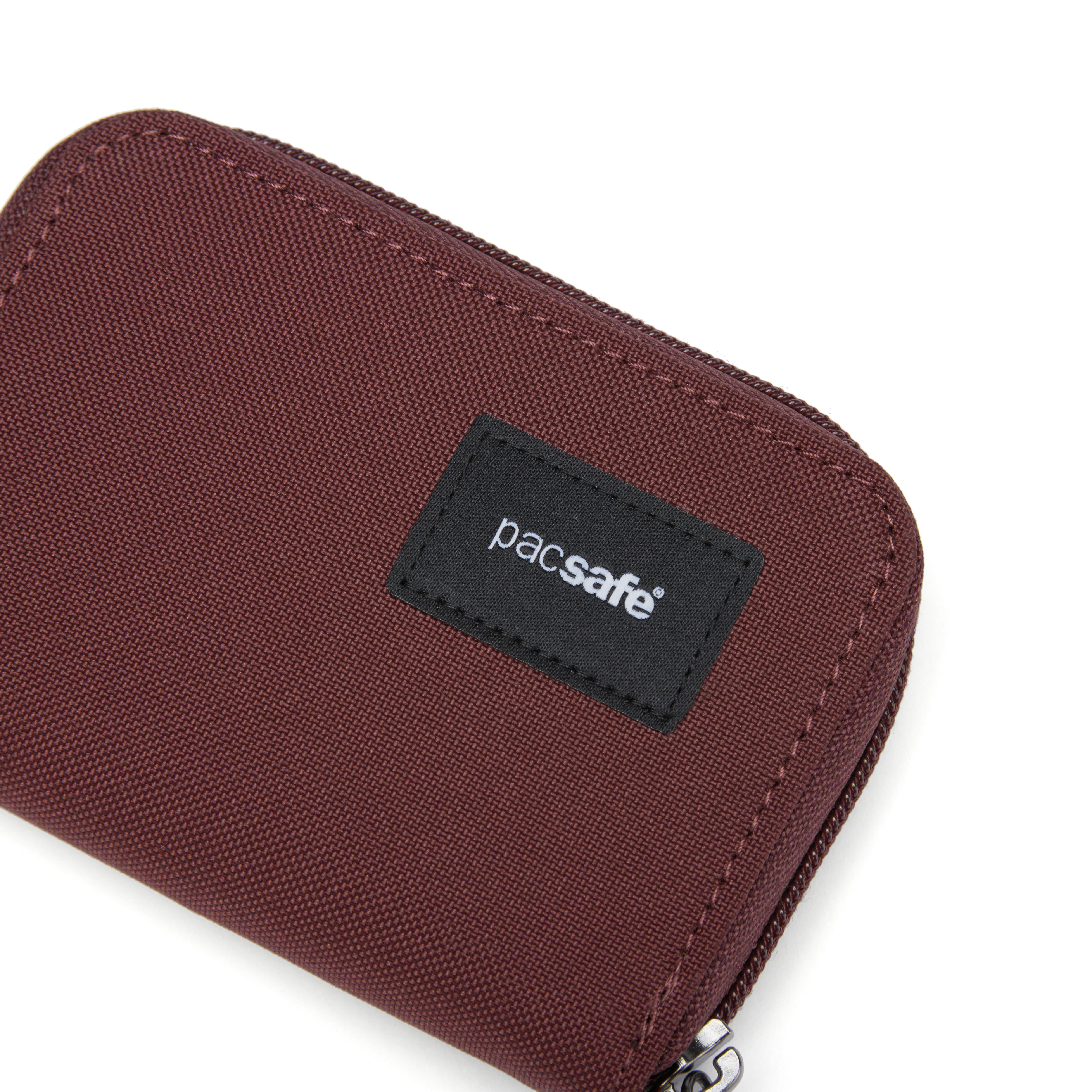 Pacsafe® RFIDsafe™ RFID blocking card wallet、mySite、garagedoors4me