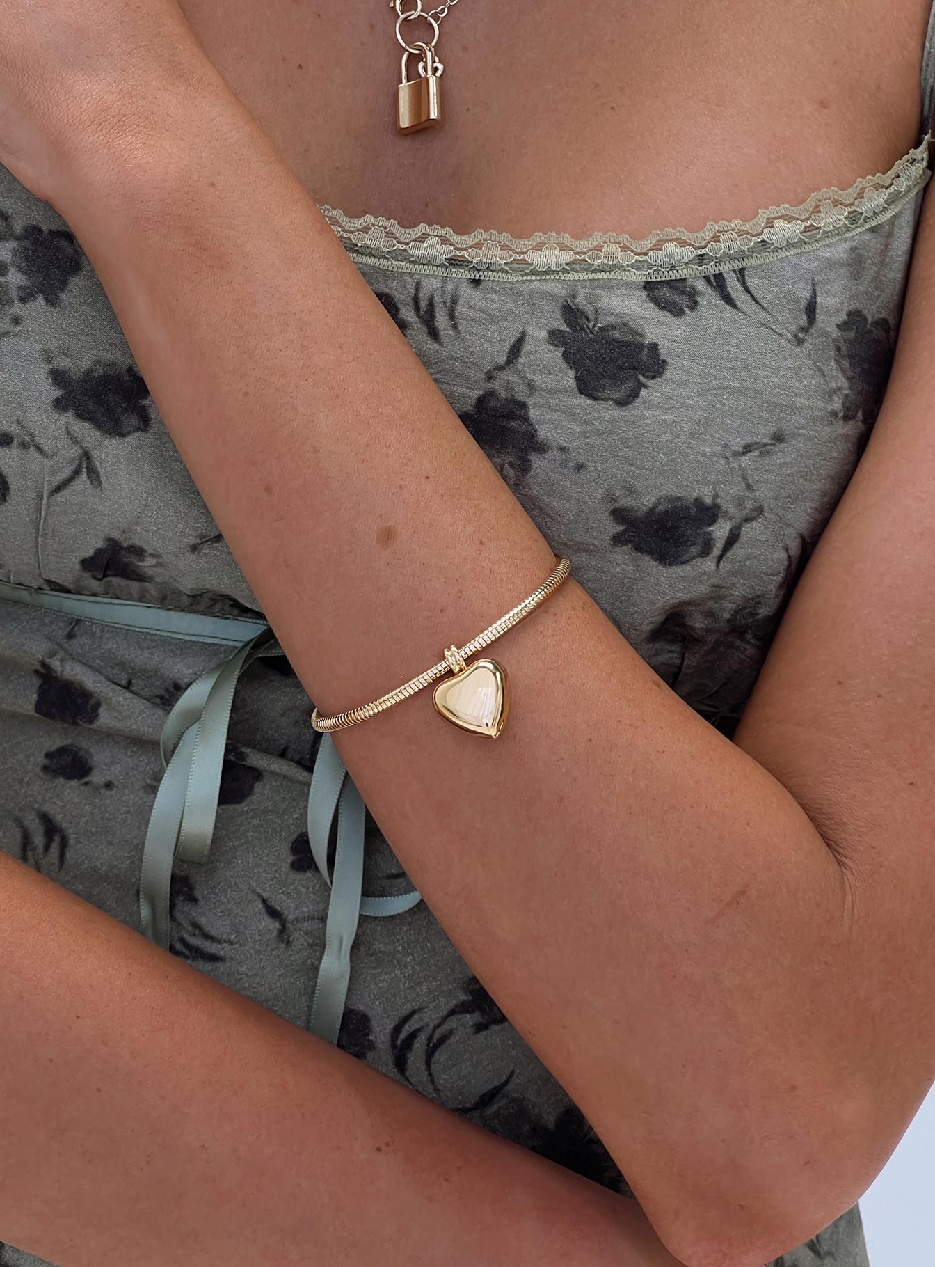 Adorn Bracelet Gold、mySite、solidvoid