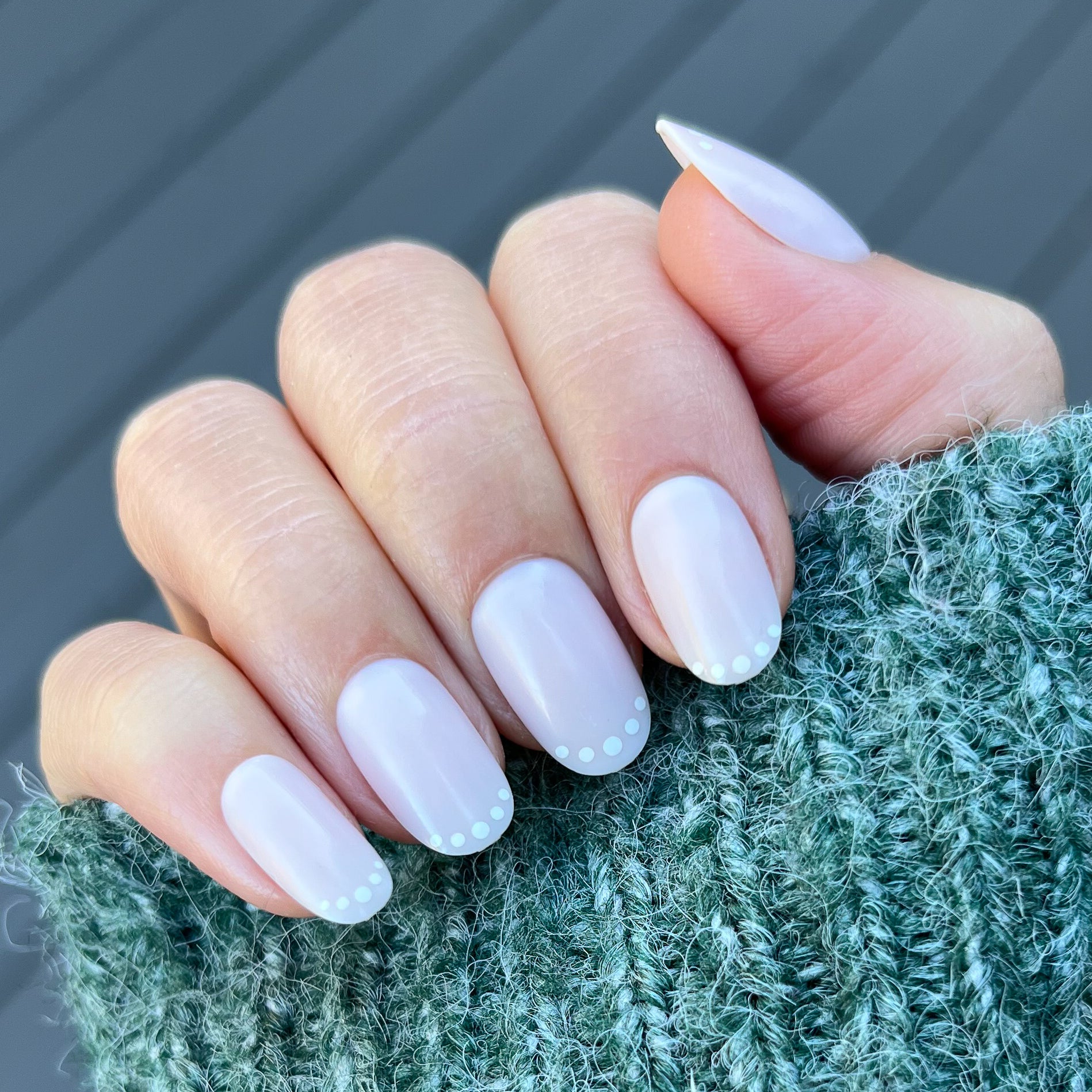 Dotted French | Short | Round - Tab Press-On、mySite、solidvoid