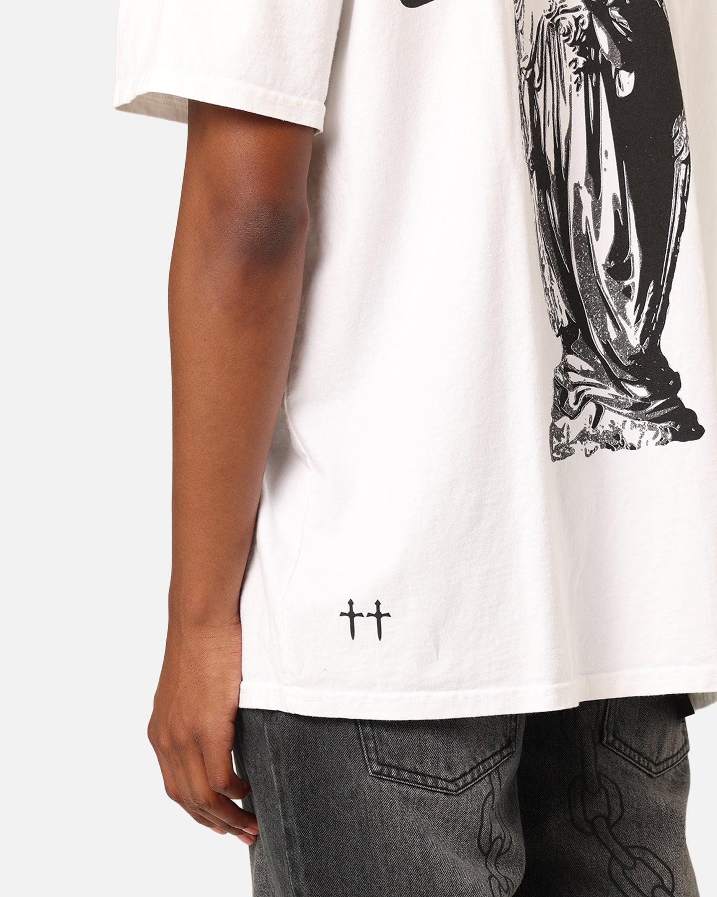 Saint Morta Guardian T-Shirt White、mySite、zt4zffjzw