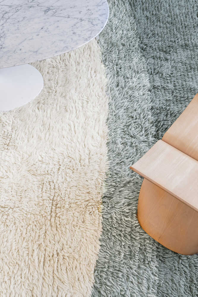 WOOL AREA RUG INTO THE BLUE、mySite、gigharbornorthrealestate