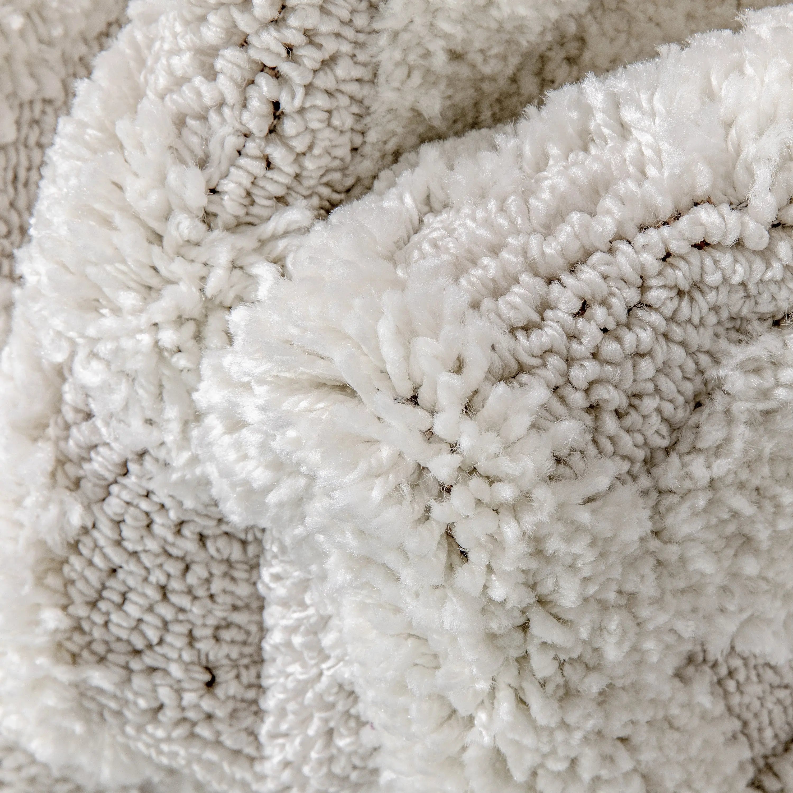 Austen Ivory Vintage Diamond Pattern Ivory Farmhouse Rug、mySite、gigharbornorthrealestate