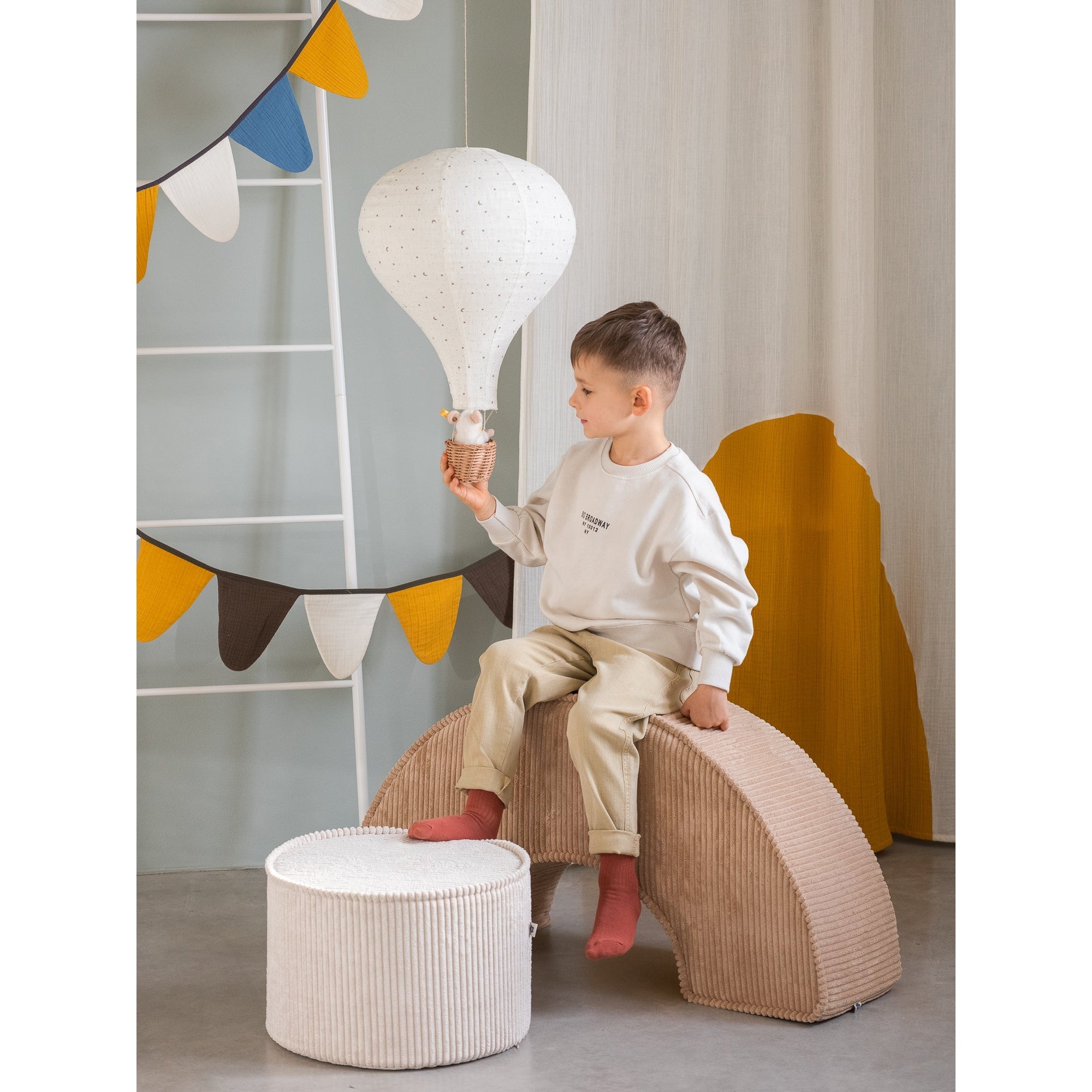 Marshmallow Pouffe、mySite、gigharbornorthrealestate