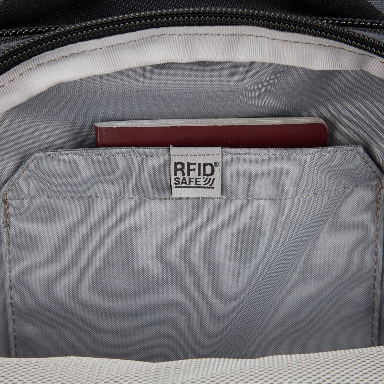 Pacsafe® EXP35 anti-theft travel backpack、mySite、garagedoors4me