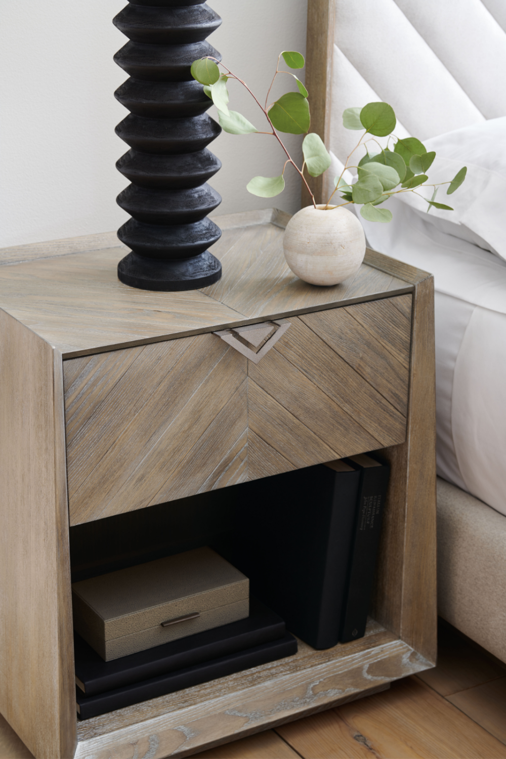 Ash Driftwood Rustic Nightstand | Caracole Earthly Delight、mySite、neckold