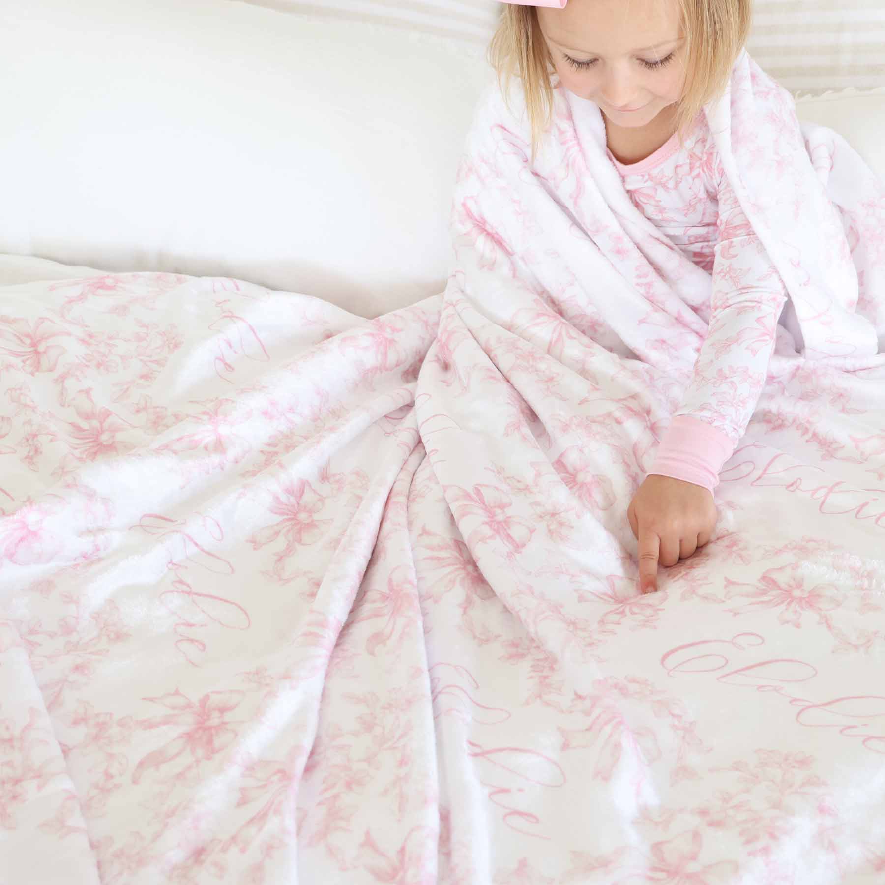  Fancy Frills Personalized Kids Blanket、mySite、layawaytickets