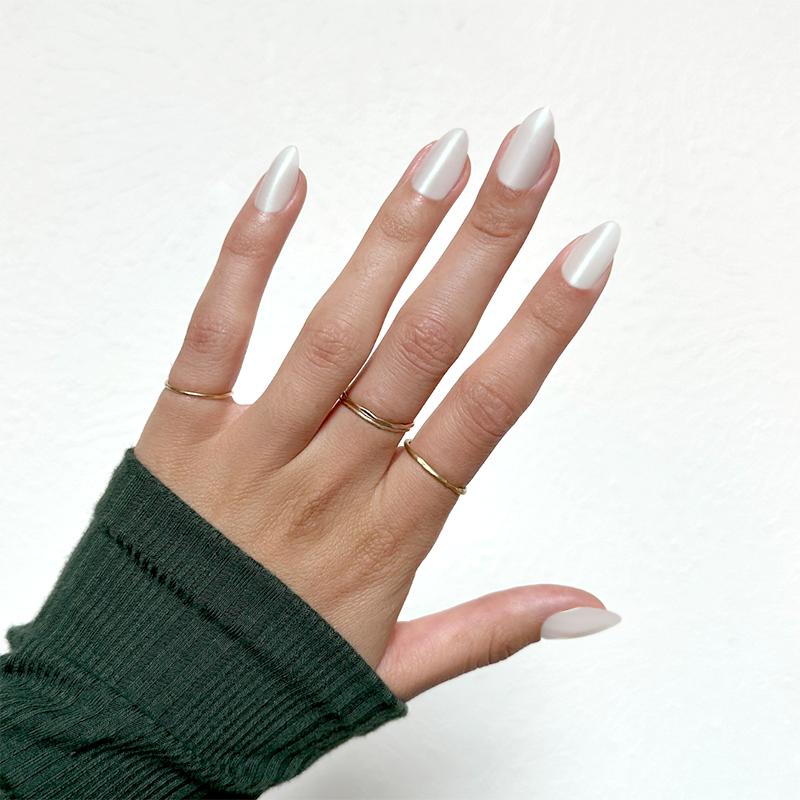 Girl With The Pearl Nail Polish - Press On | Medium | Almond、mySite、solidvoid