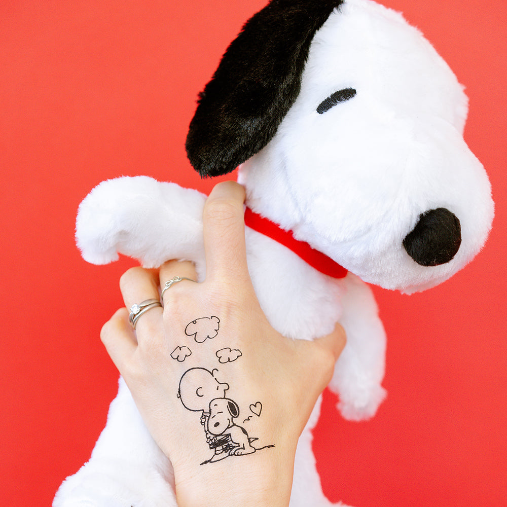  Peanuts Charlie Brown + Snoopy Hug Tattly Temporary Tattoos、mySite、ghnorth