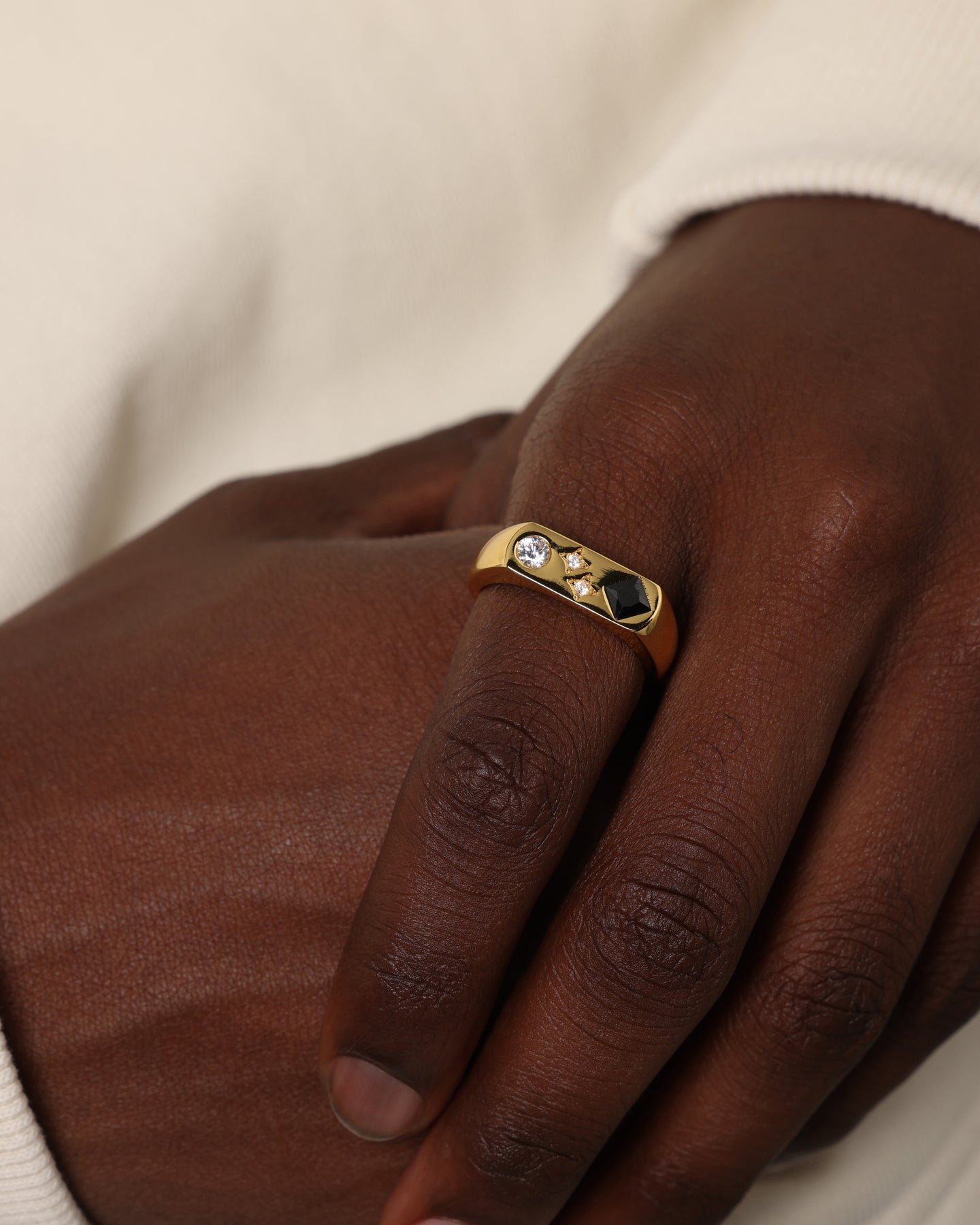 Saint Morta Iced Stars Signet Ring Gold、mySite、zt4zffjzw