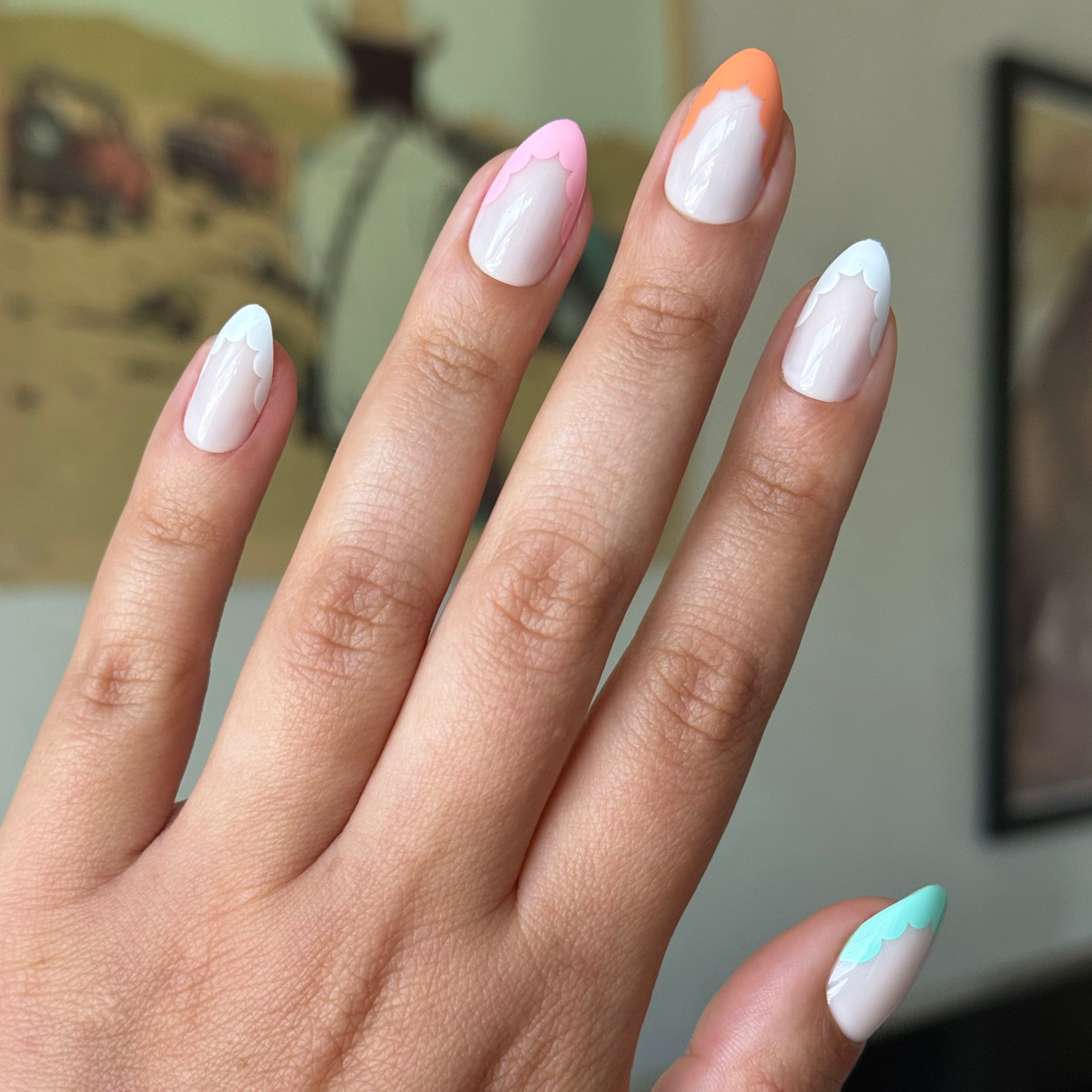 Scalloped French - Press-On | Medium | Almond、mySite、solidvoid