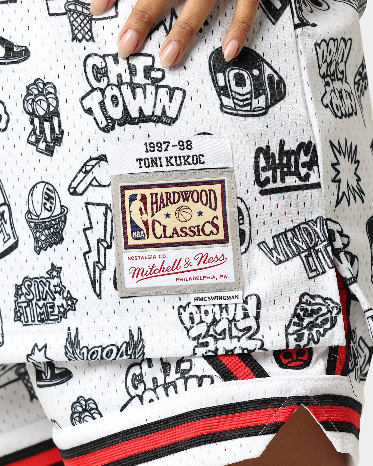 Mitchell & Ness Chicago Bulls Toni Kukoč #7 1997-1998 Doodle Swingman Jersey White、mySite、zt4zffjzw