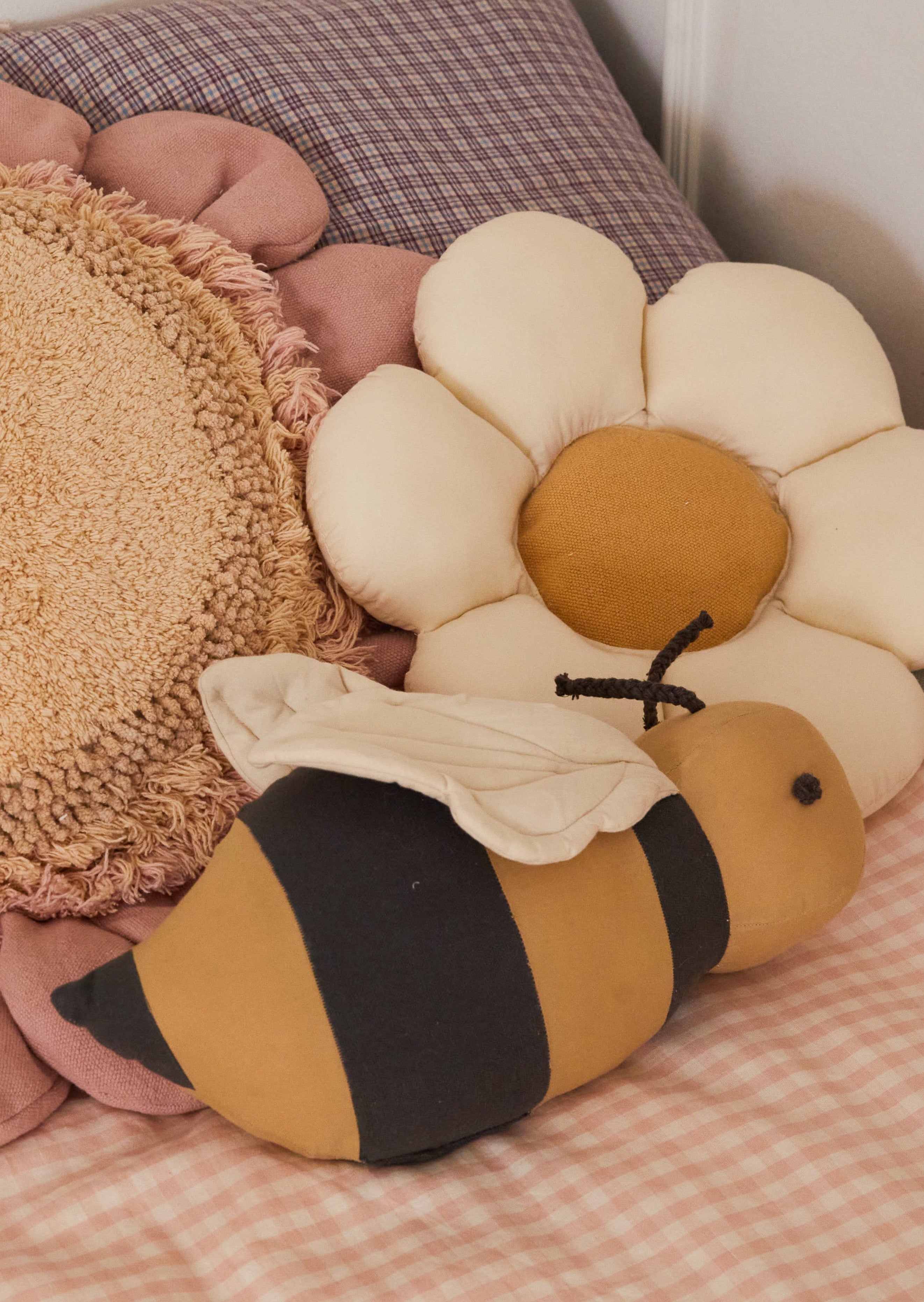 CUSHION LITTLE DAISY、mySite、gigharbornorthrealestate